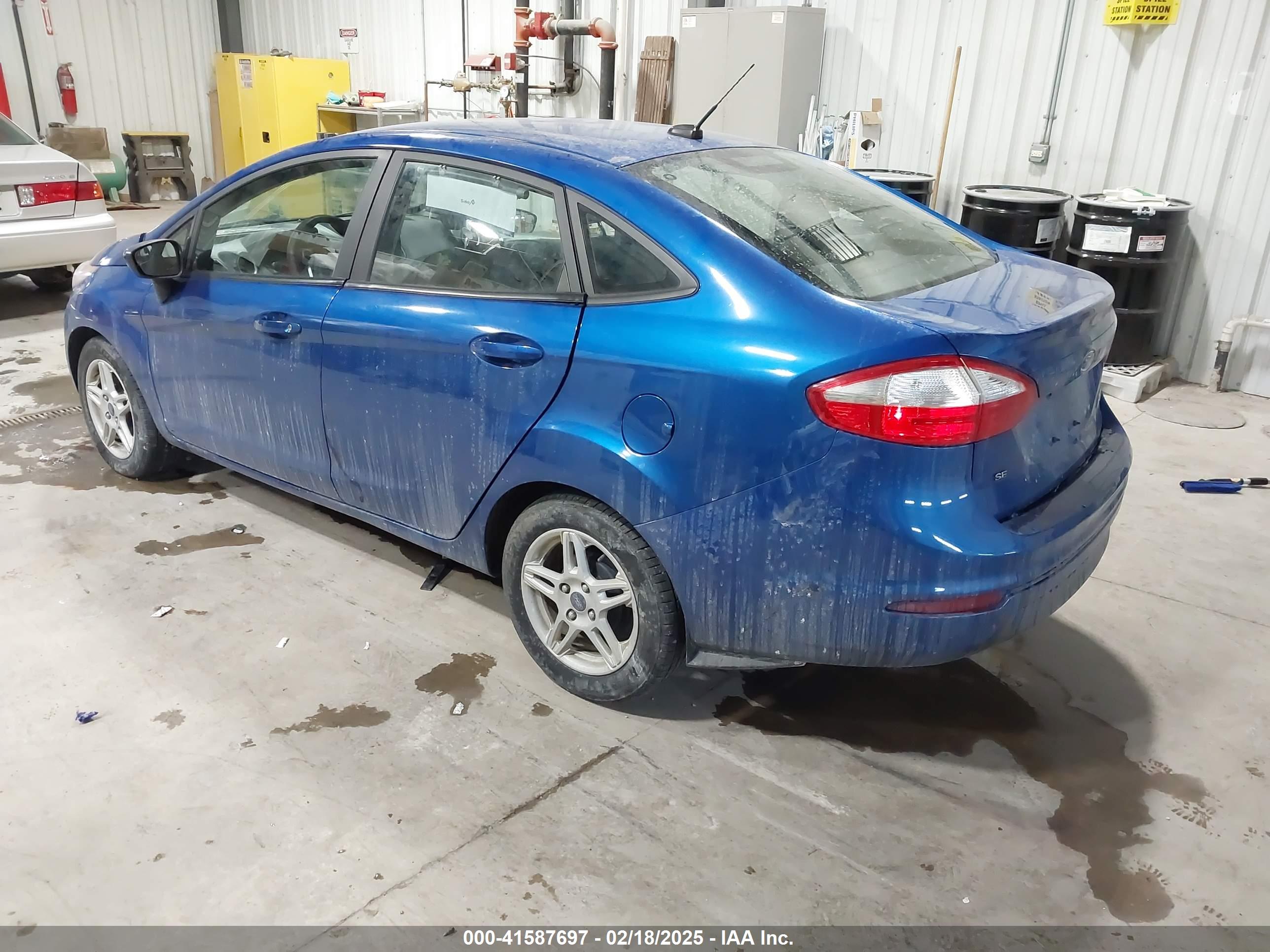 FORD FIESTA image 3
