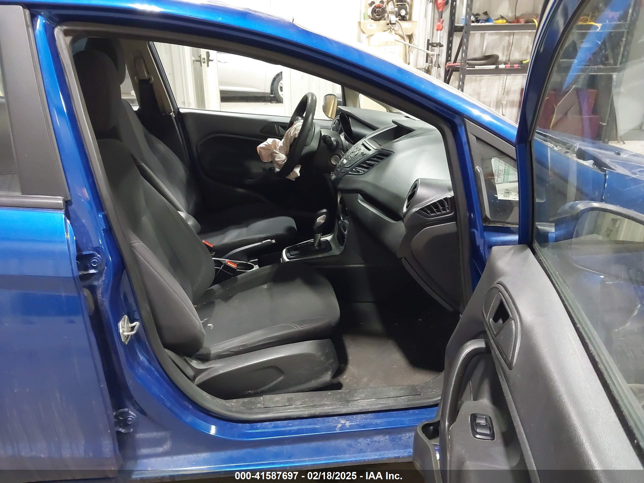 FORD FIESTA image 5