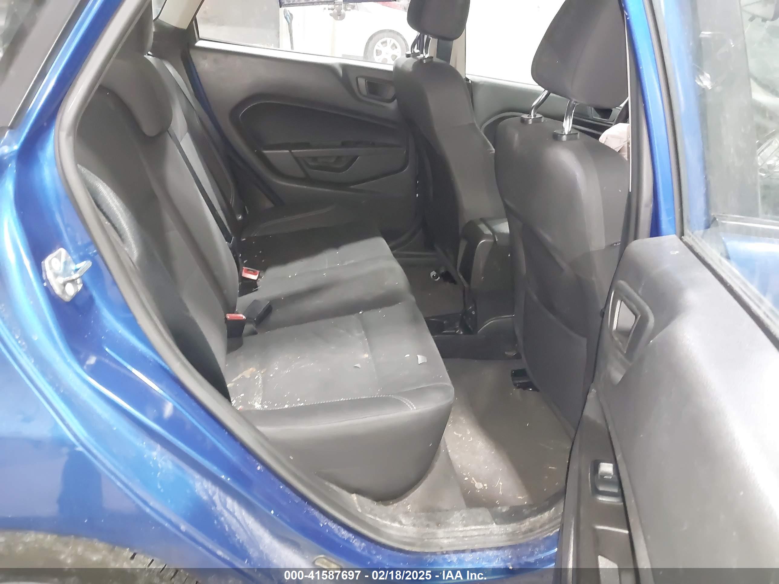 FORD FIESTA image 8