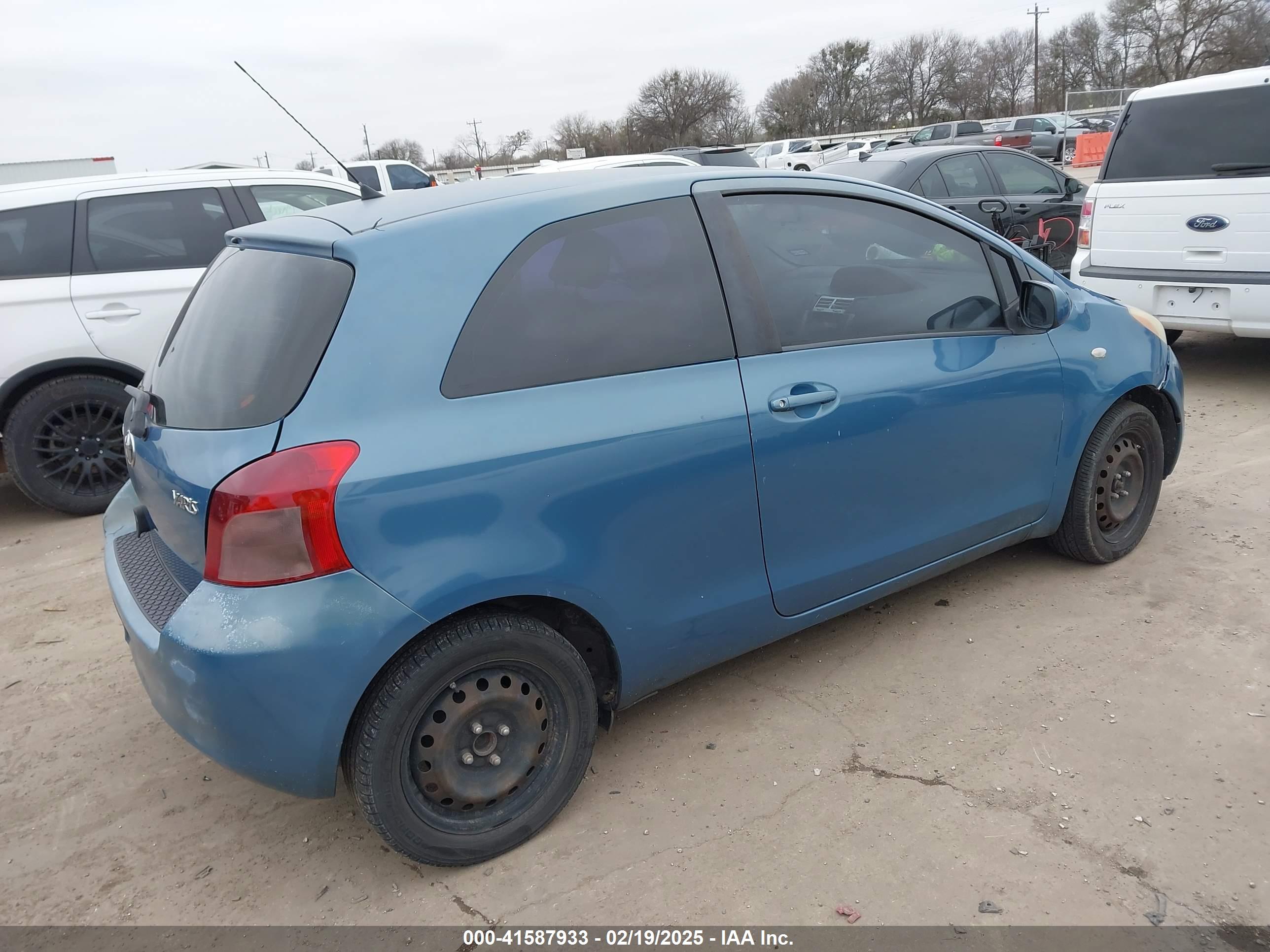 TOYOTA YARIS image 4
