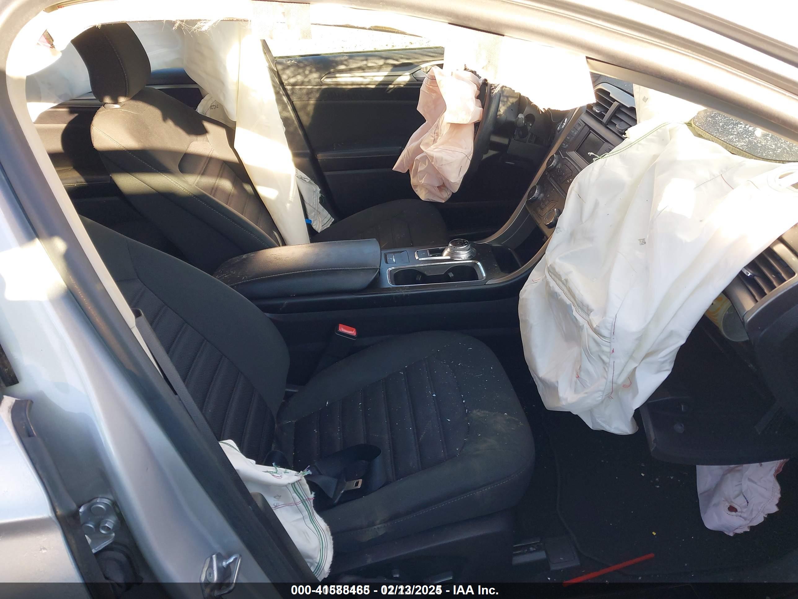 FORD FUSION image 5