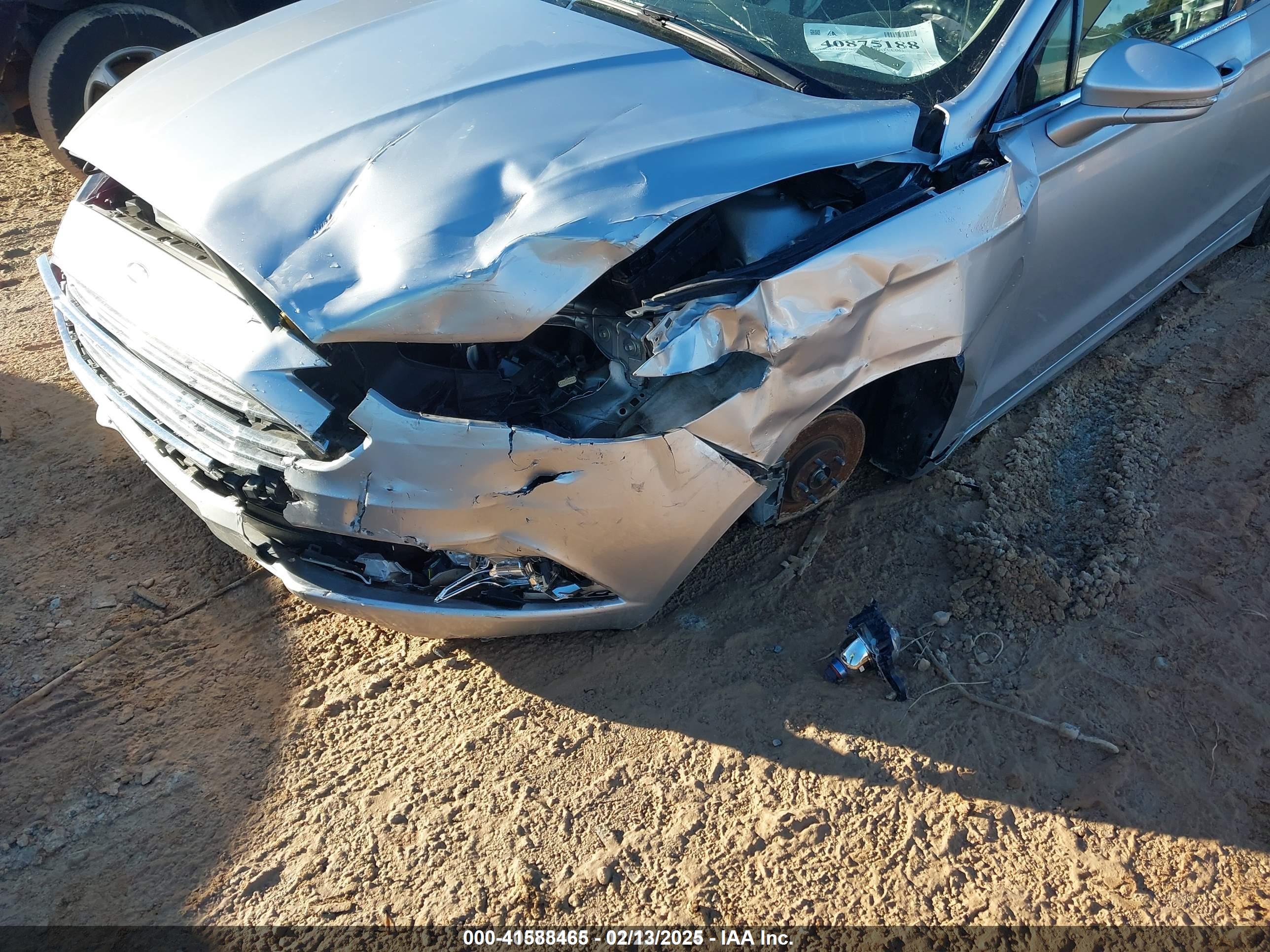 FORD FUSION image 6