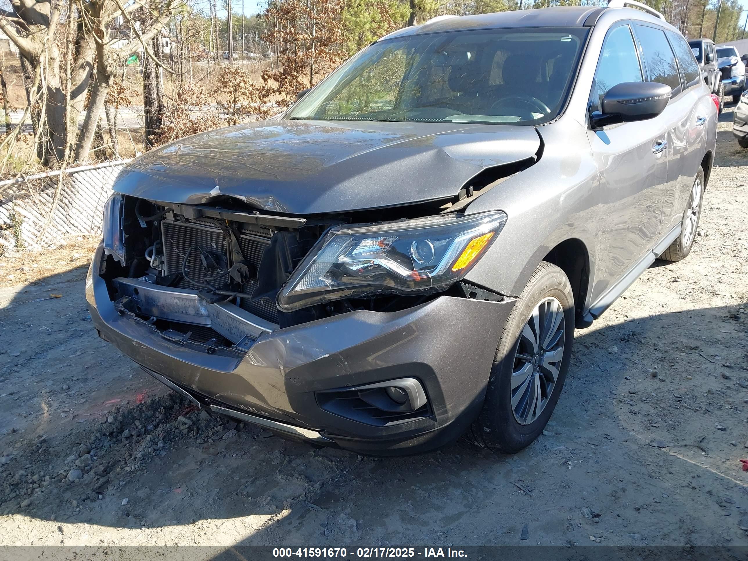 NISSAN PATHFINDER image 6