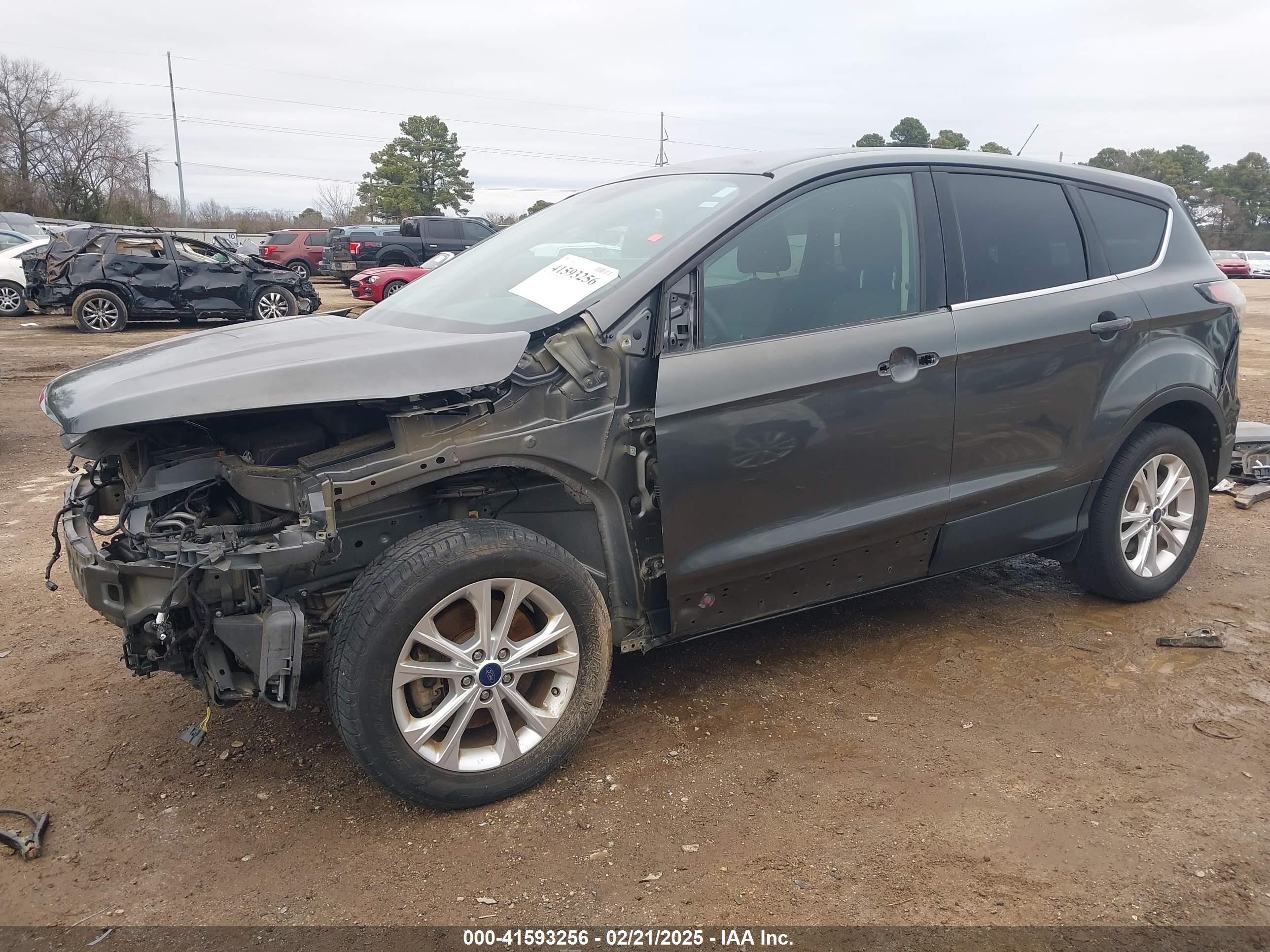 FORD ESCAPE image 2
