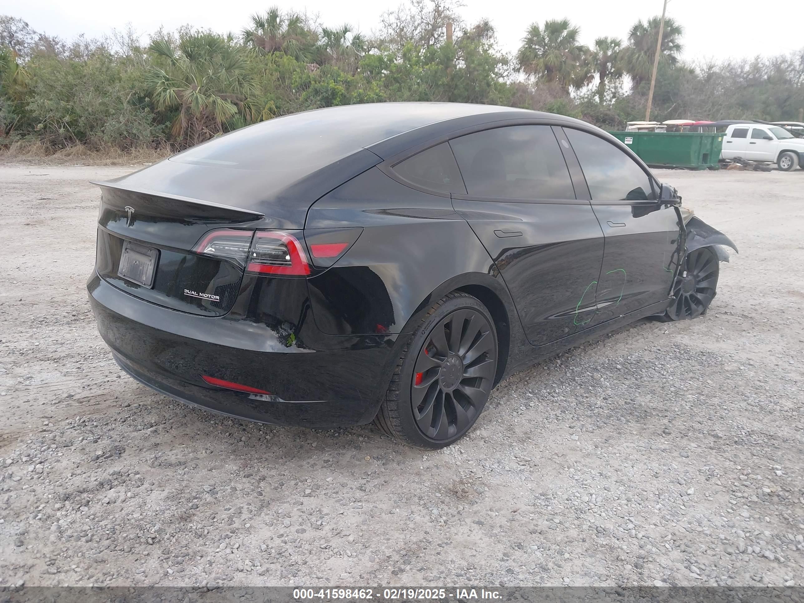 TESLA MODEL image 4