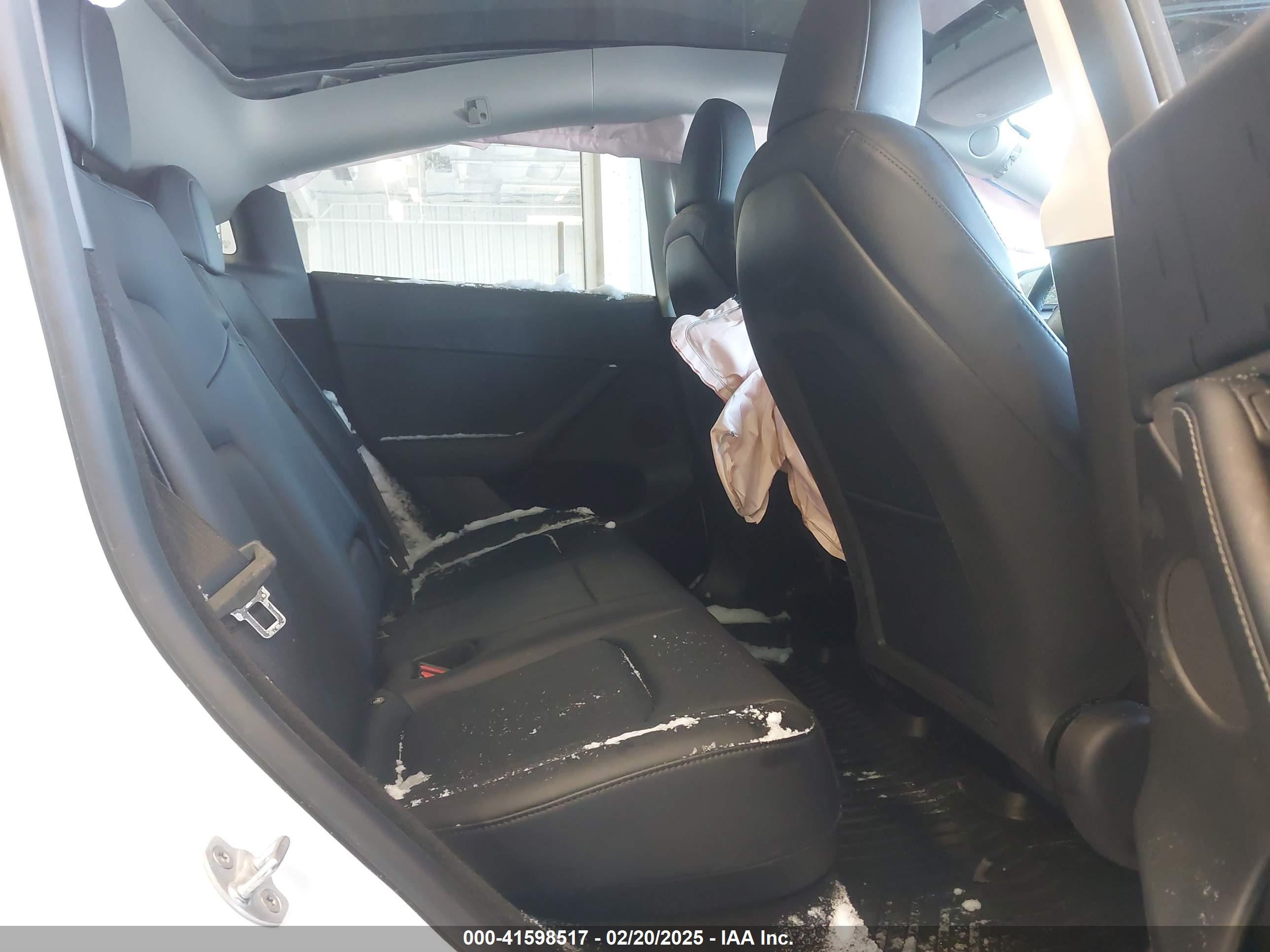 TESLA MODEL image 8