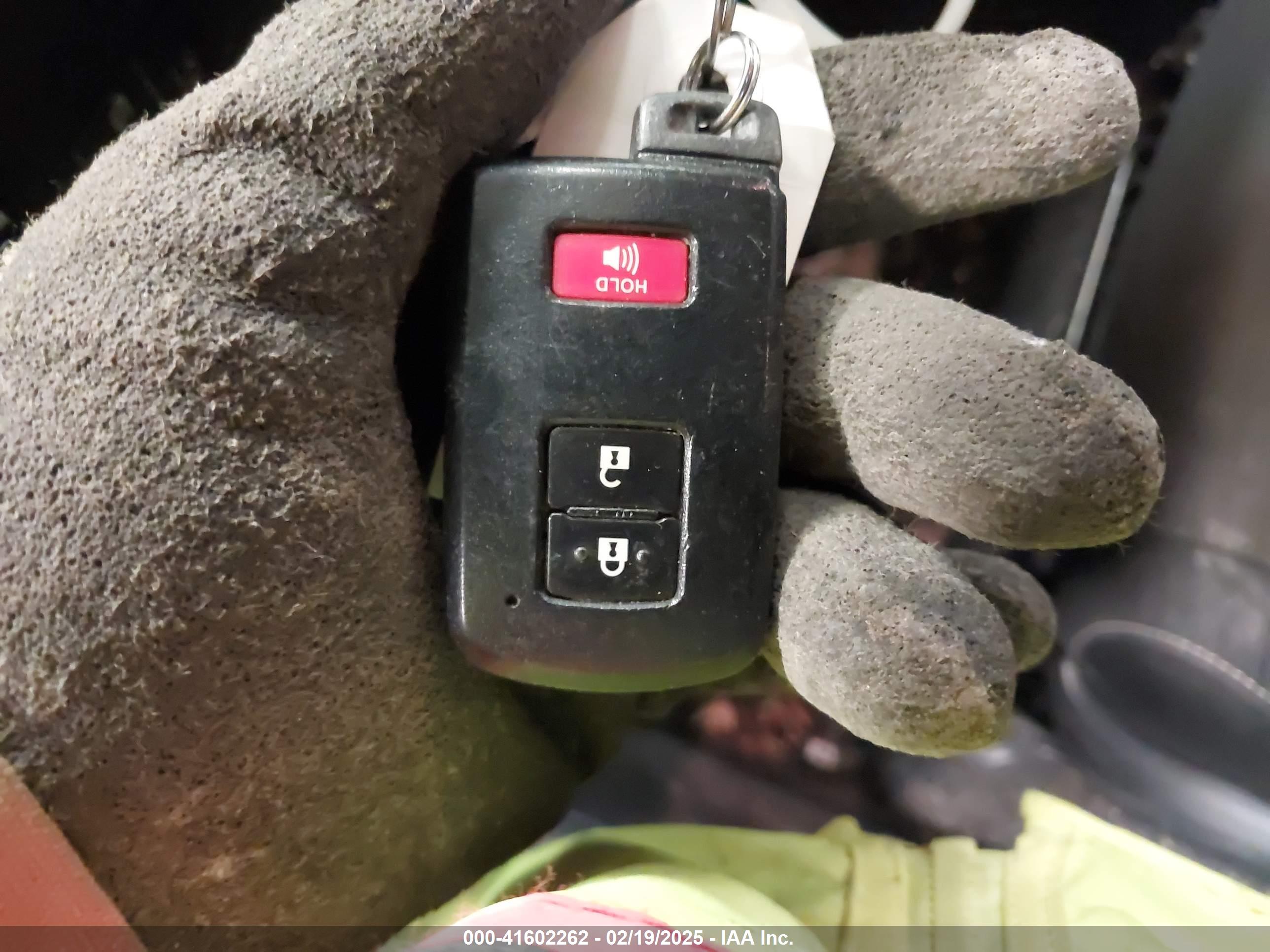TOYOTA RAV4 image 11