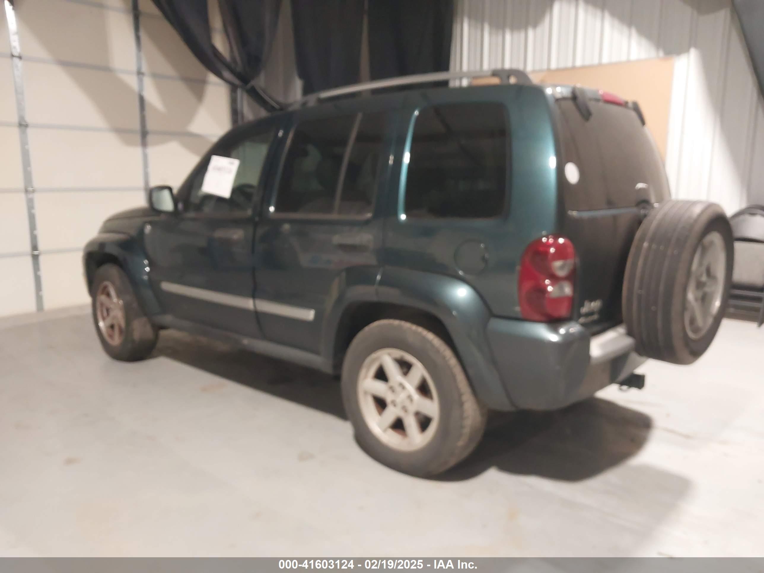 JEEP LIBERTY image 3