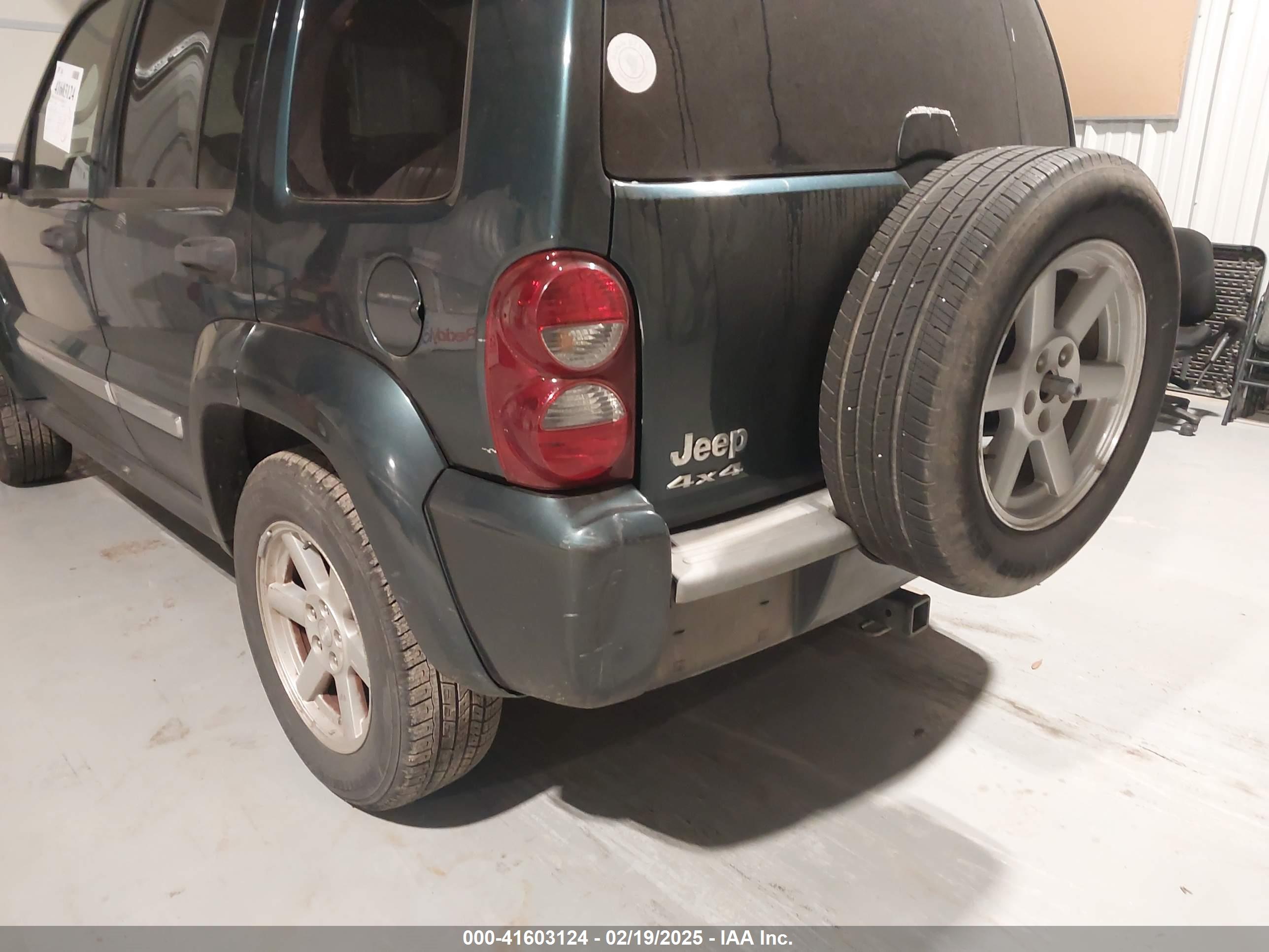 JEEP LIBERTY image 6
