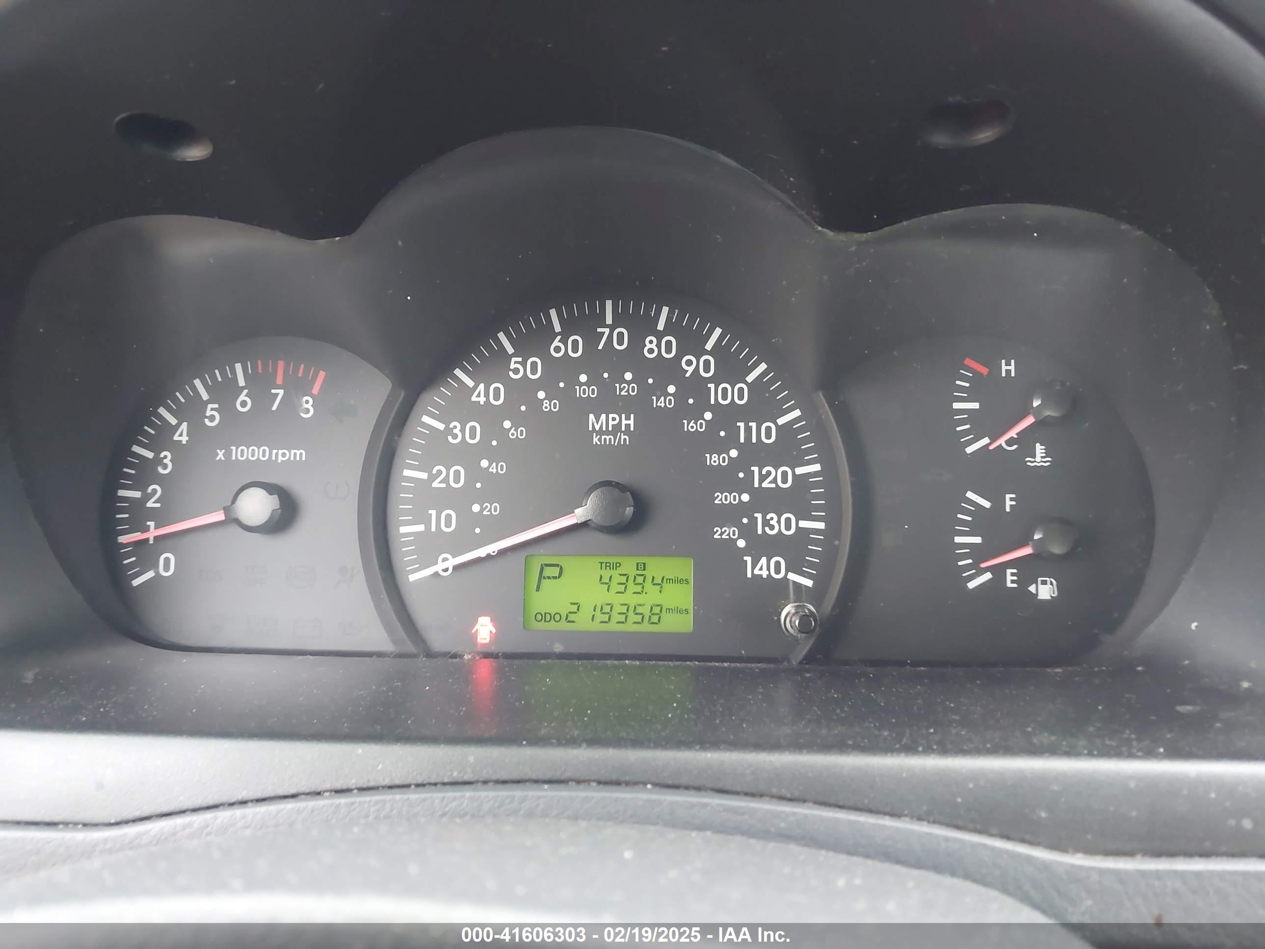 KIA SPECTRA image 7