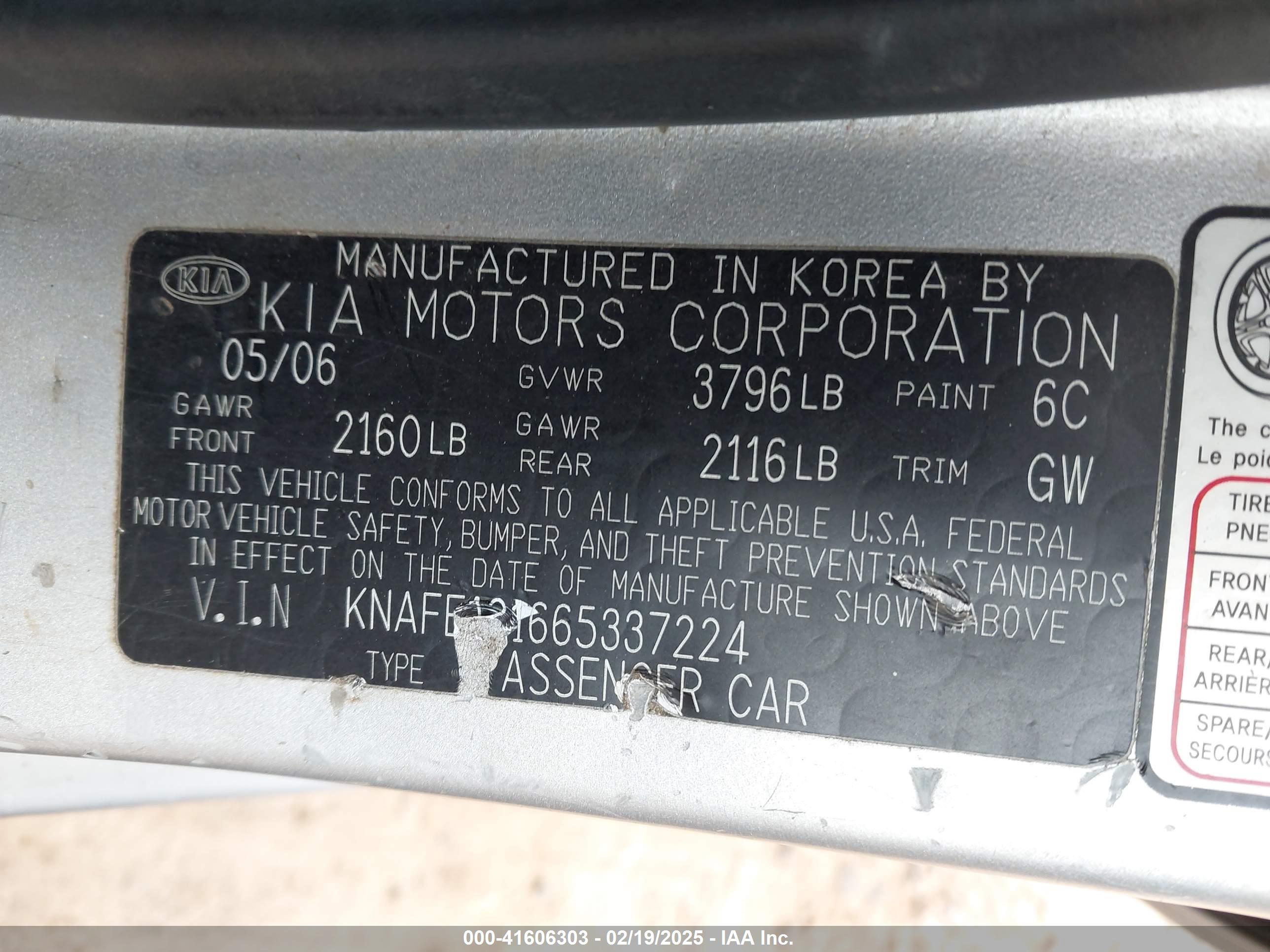 KIA SPECTRA image 9