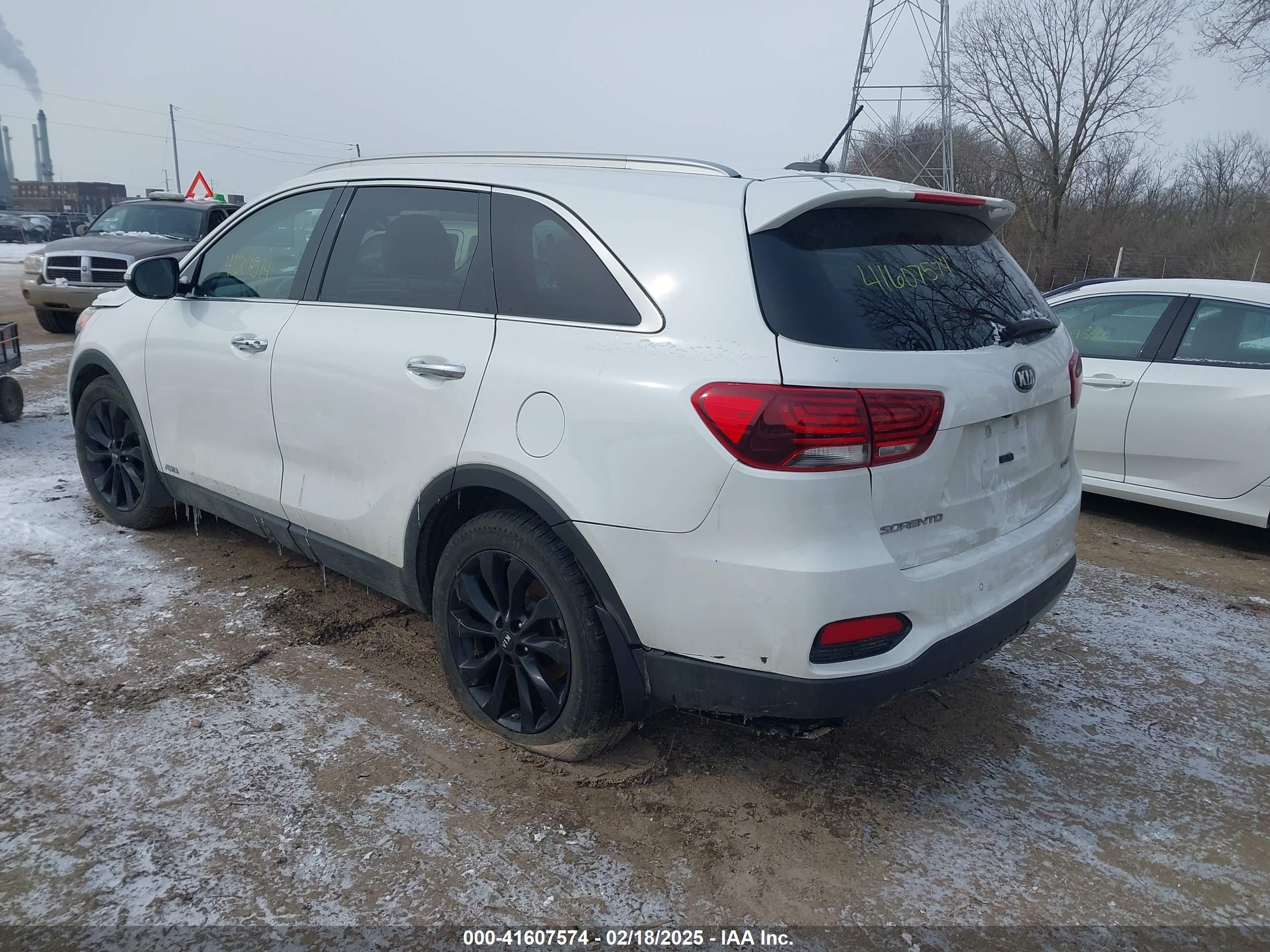 KIA SORENTO image 3