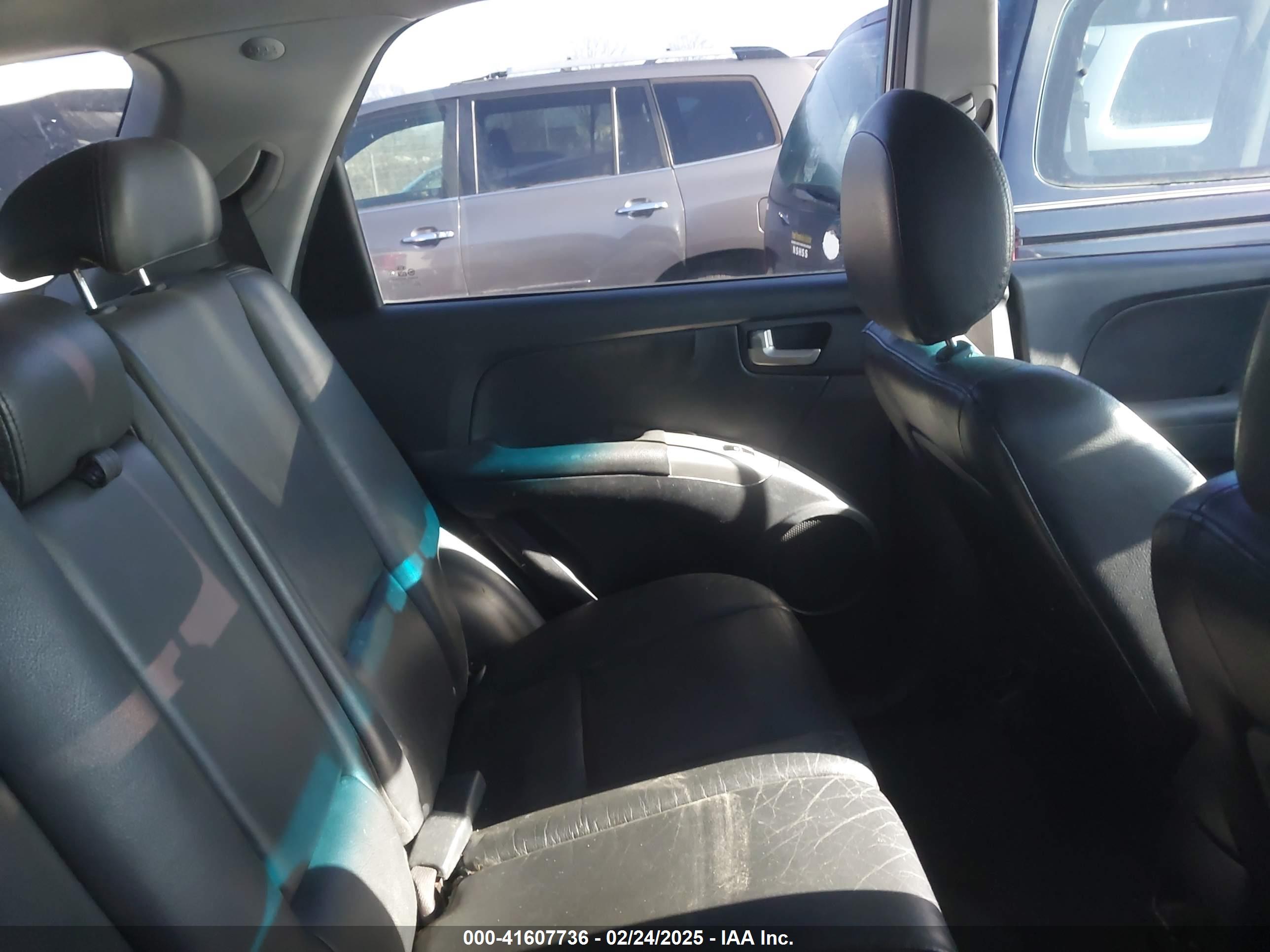 KIA SPORTAGE image 8