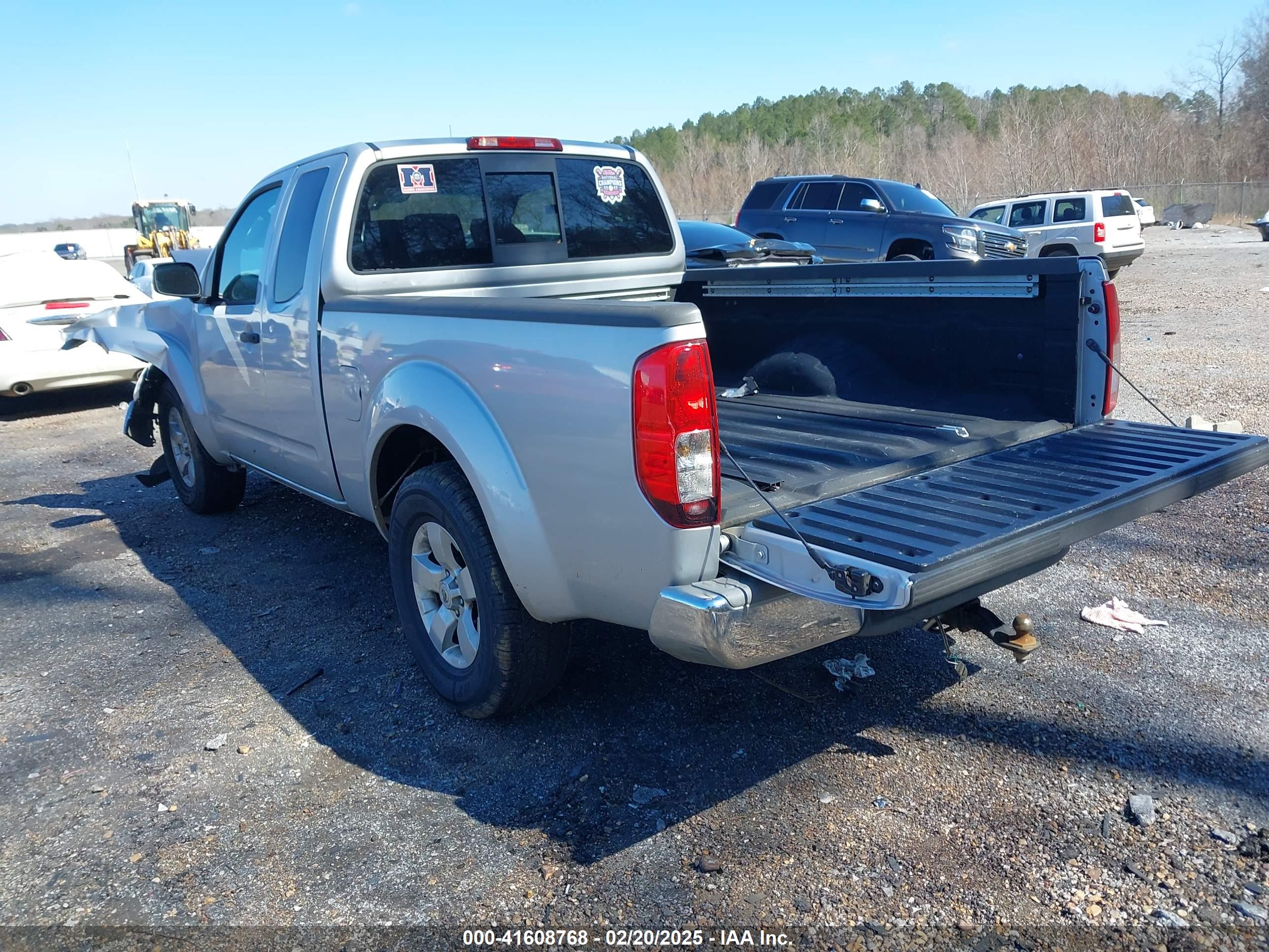 NISSAN FRONTIER image 3