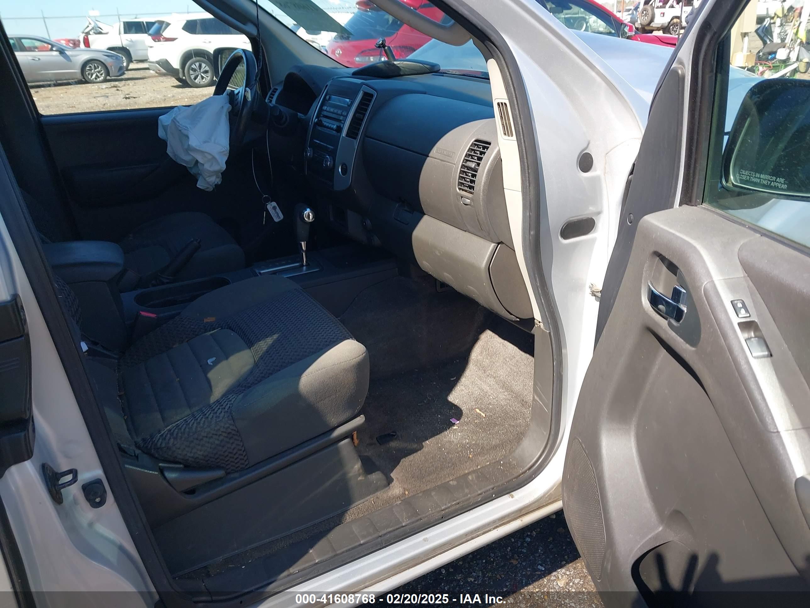 NISSAN FRONTIER image 5