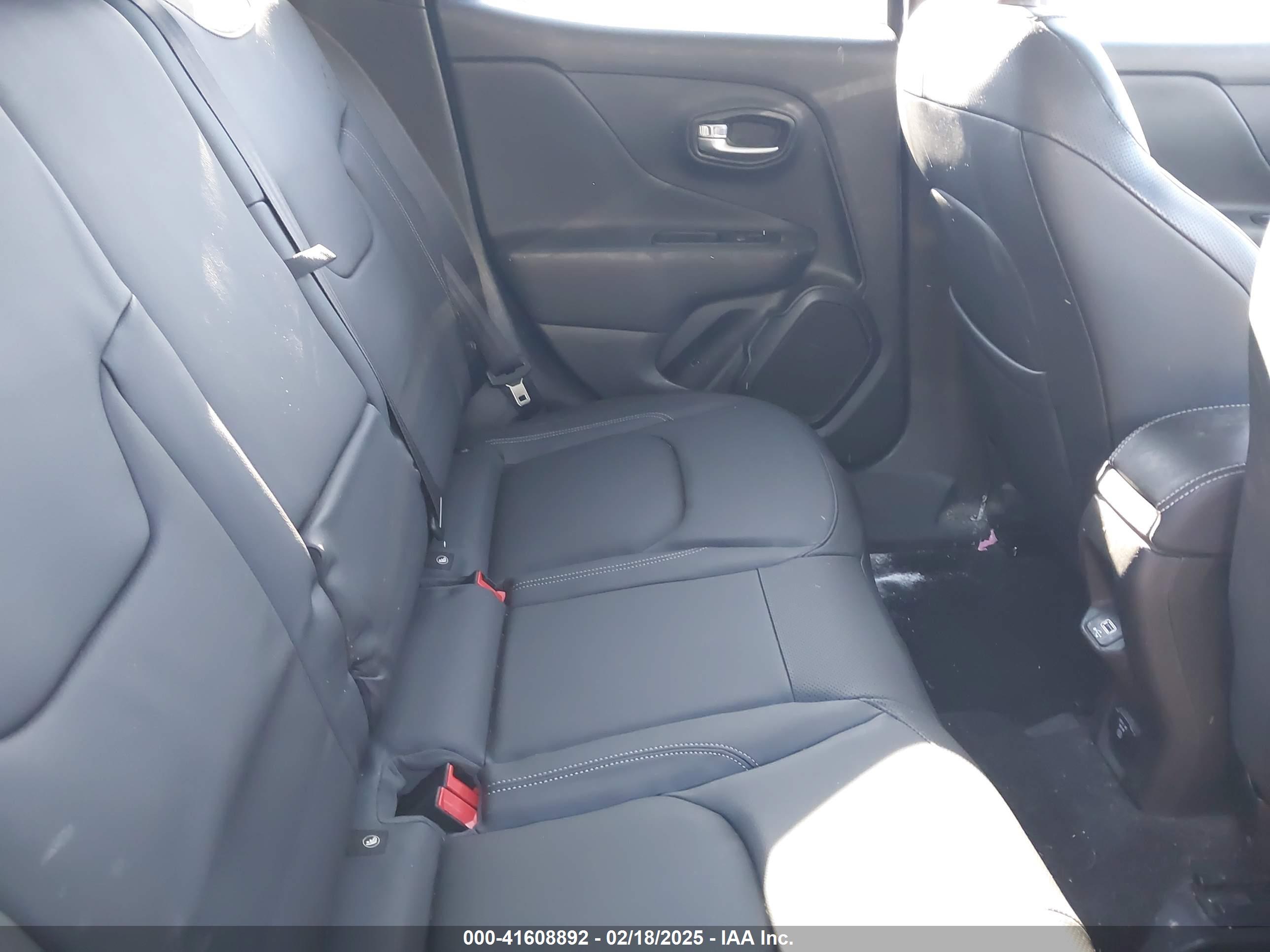 JEEP RENEGADE image 8