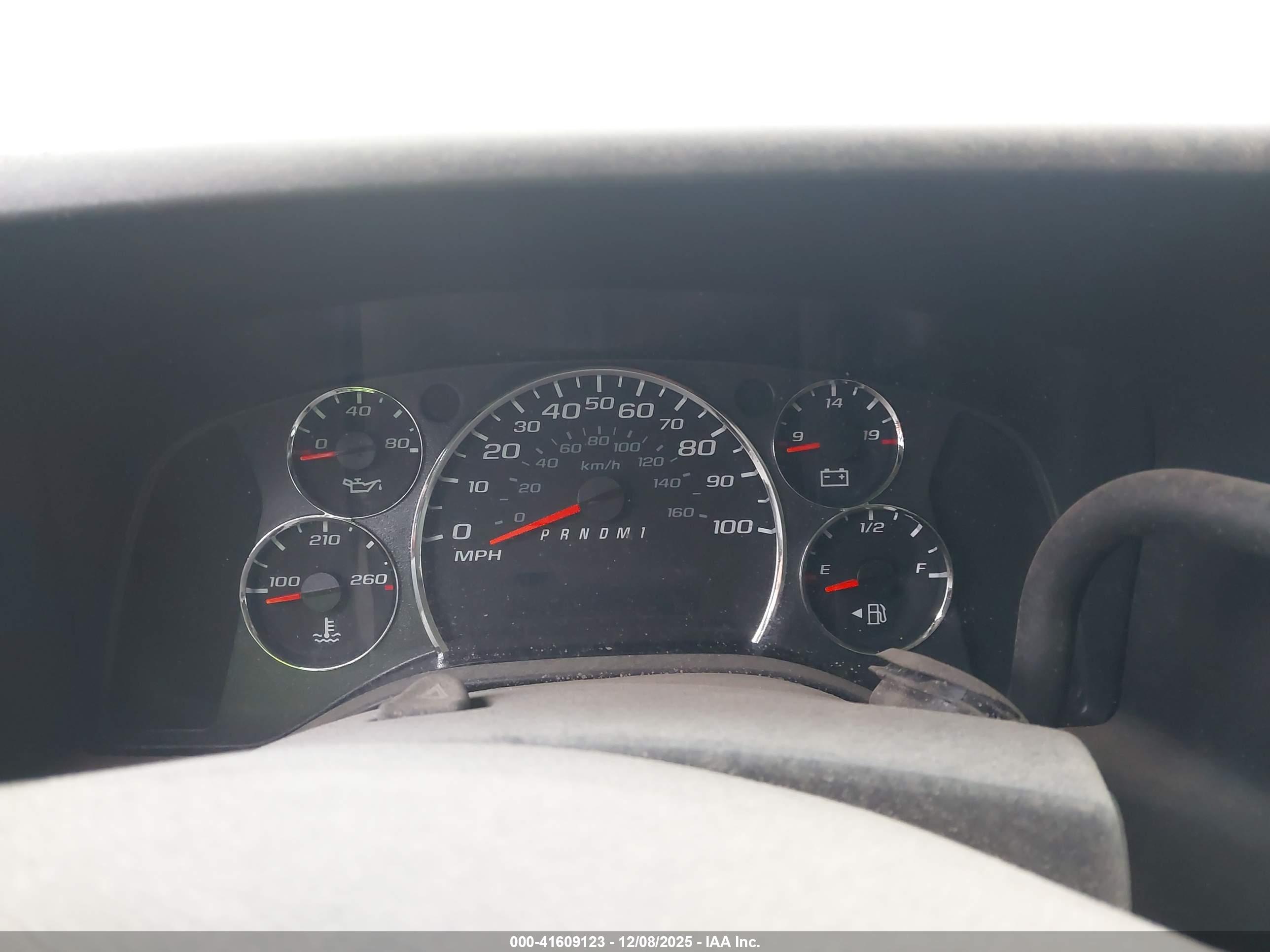 CHEVROLET EXPRESS image 7