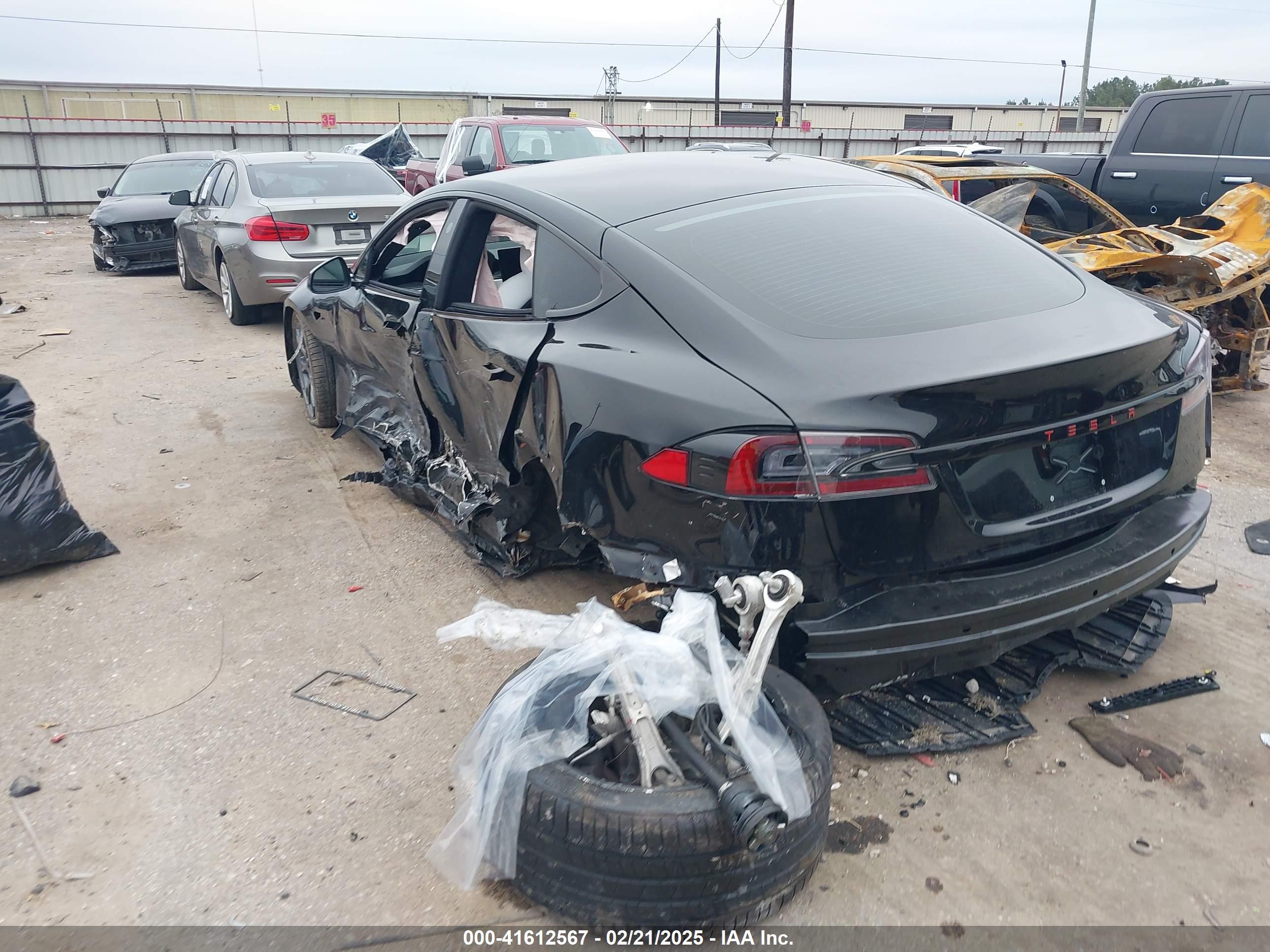 TESLA MODEL image 3