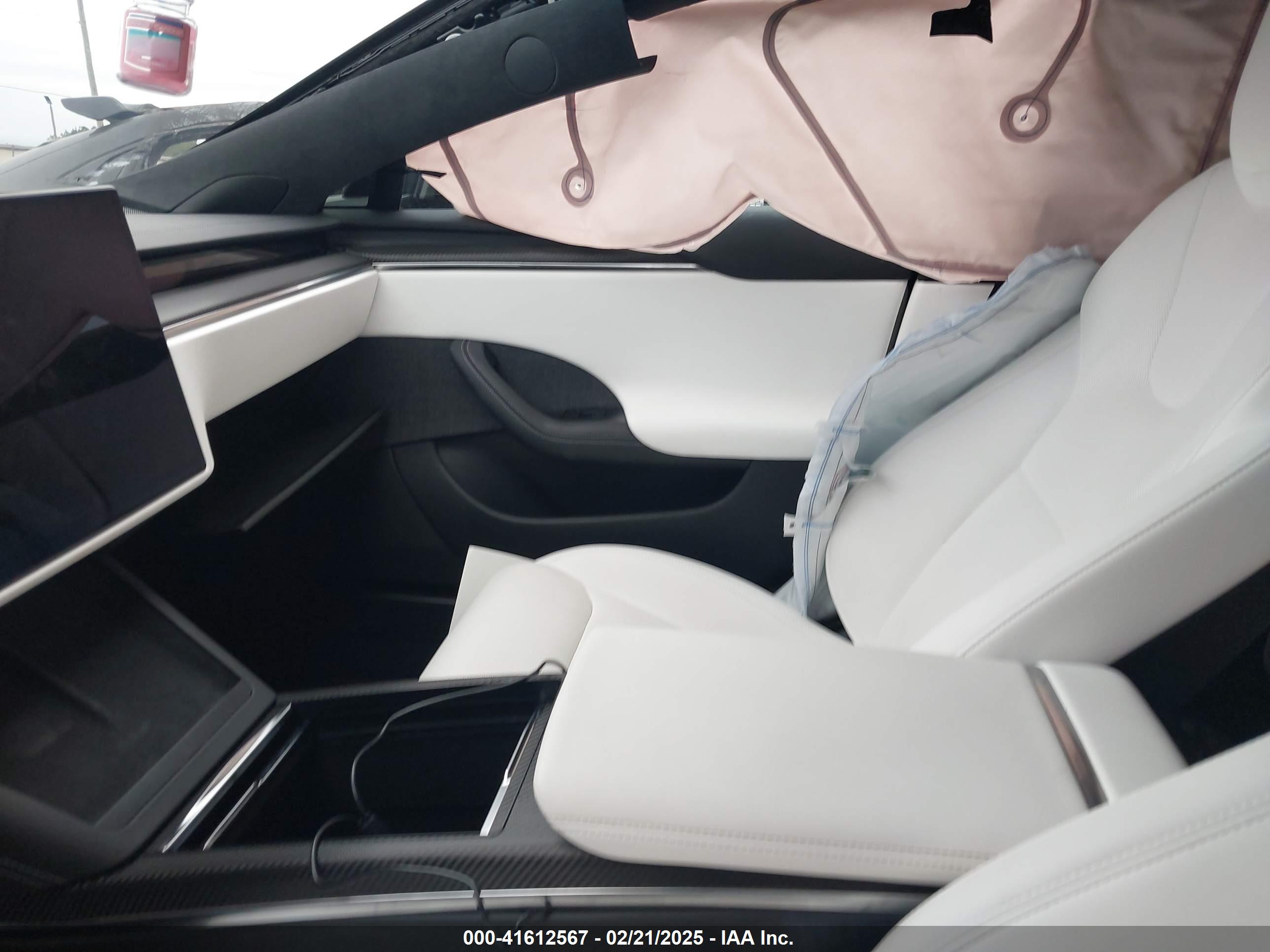 TESLA MODEL image 5