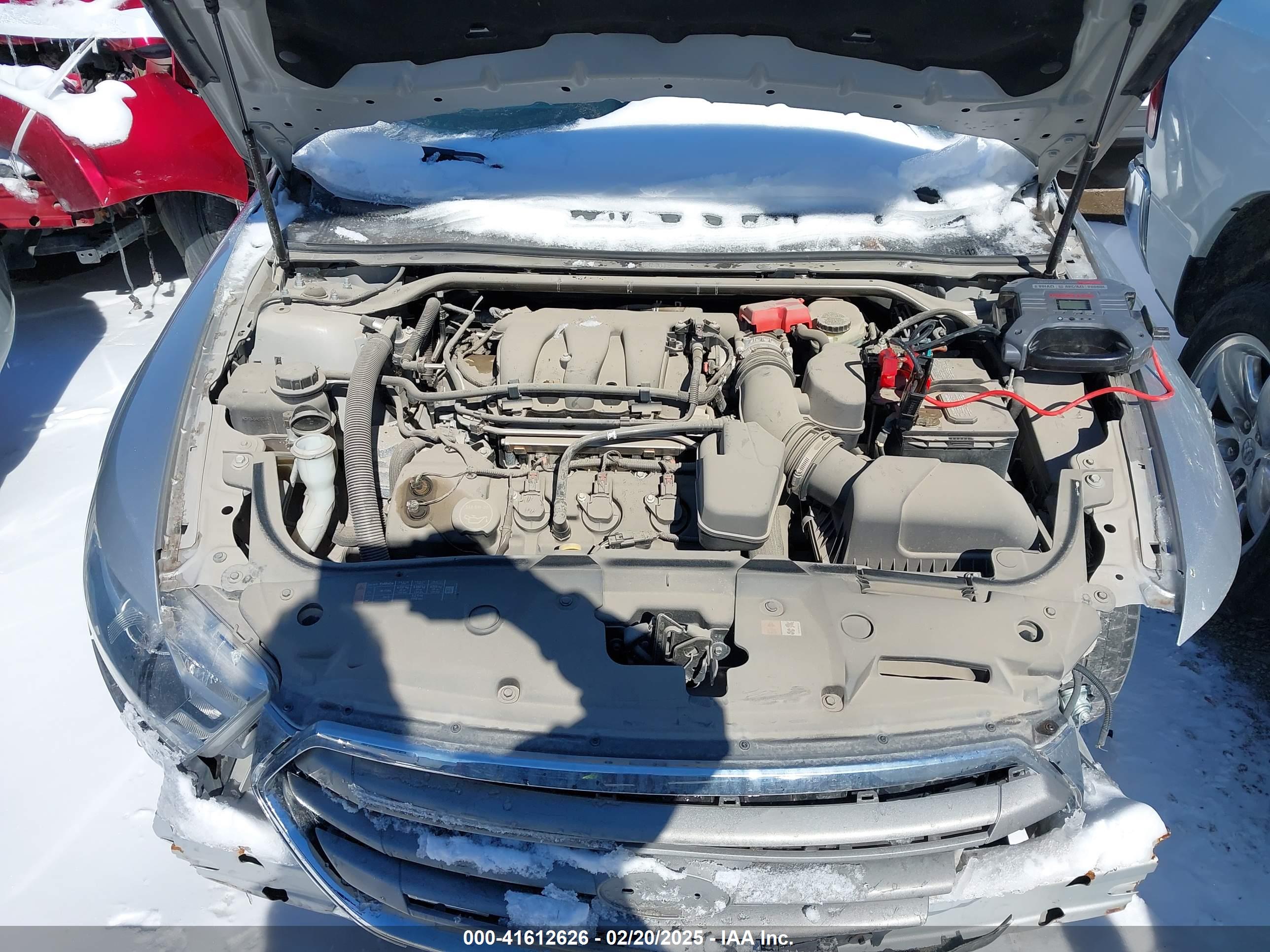 FORD TAURUS image 10