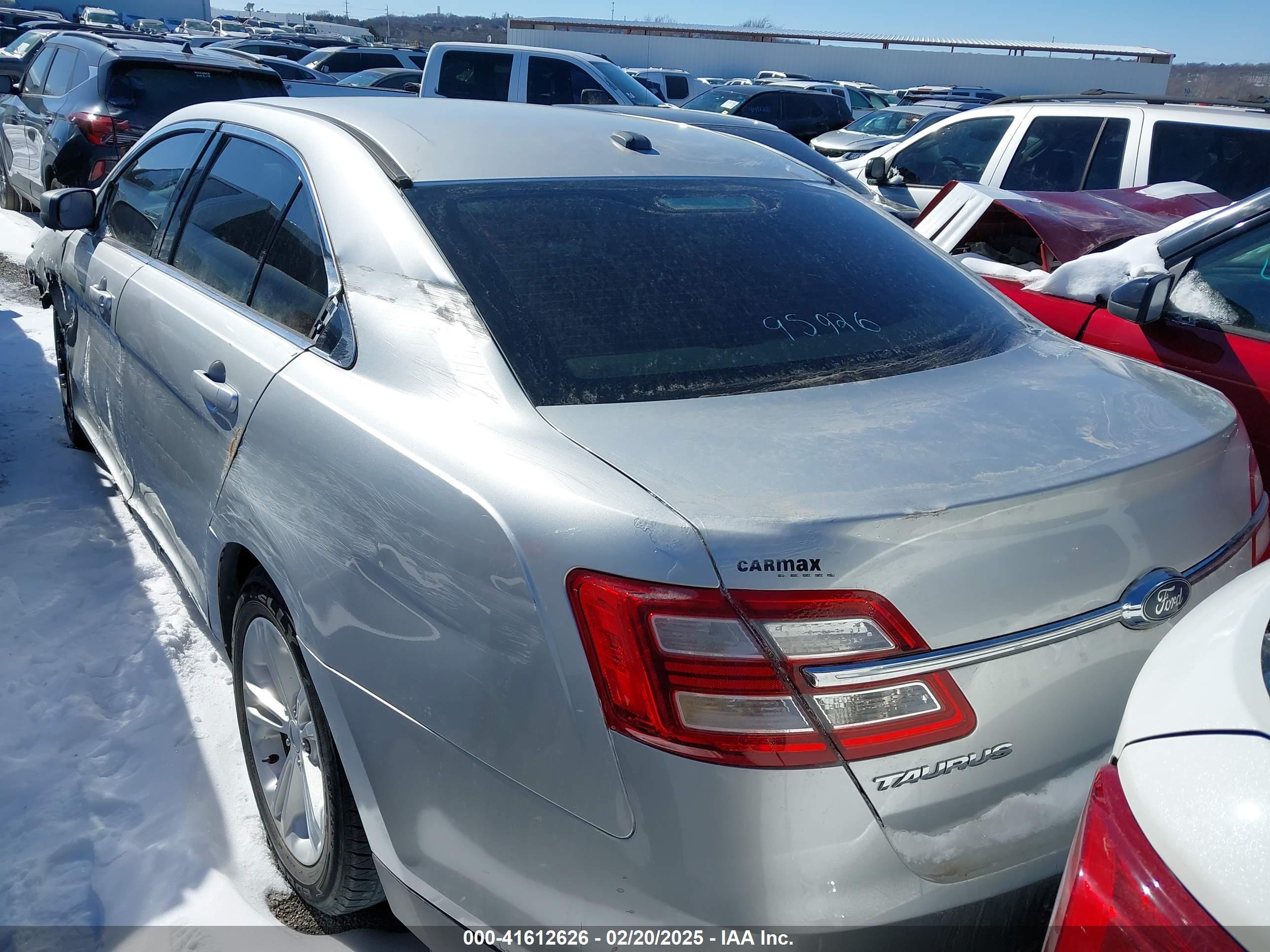 FORD TAURUS image 3