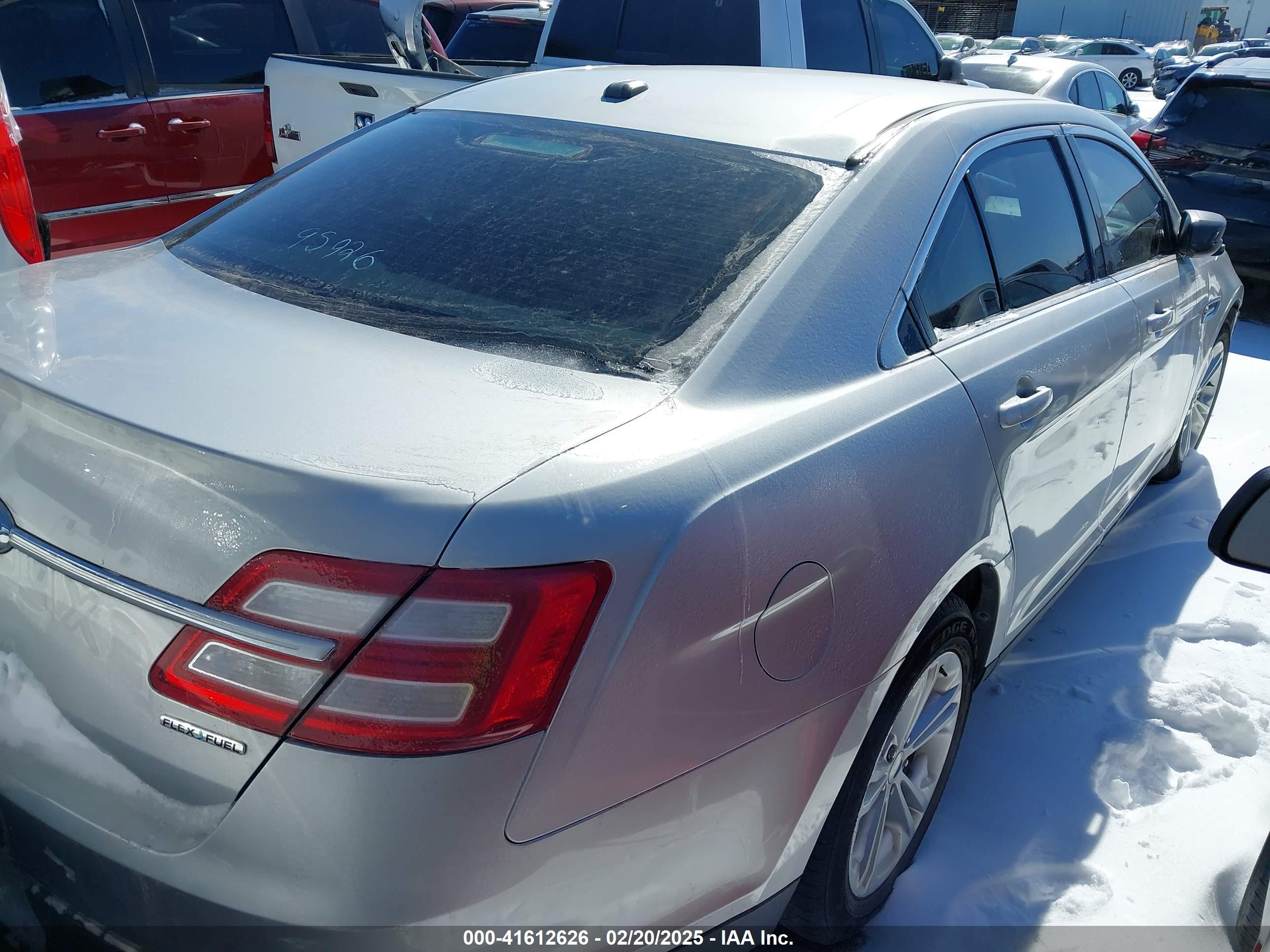 FORD TAURUS image 4