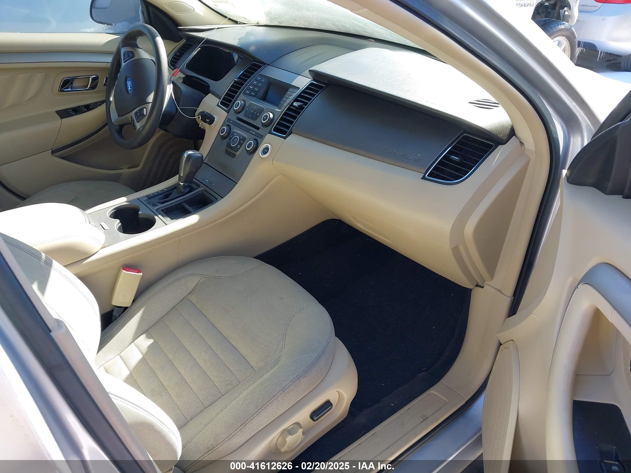 FORD TAURUS image 5