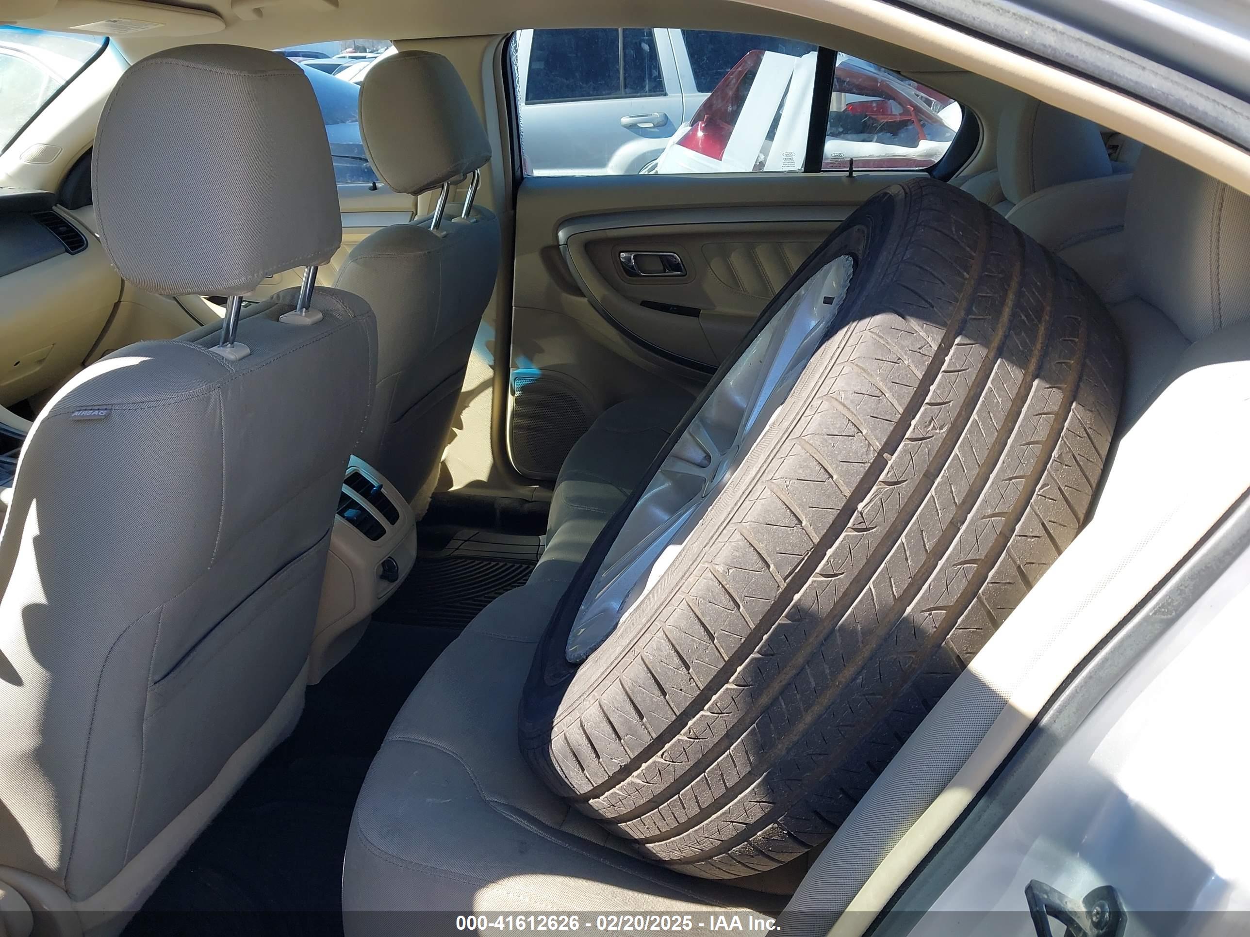 FORD TAURUS image 8