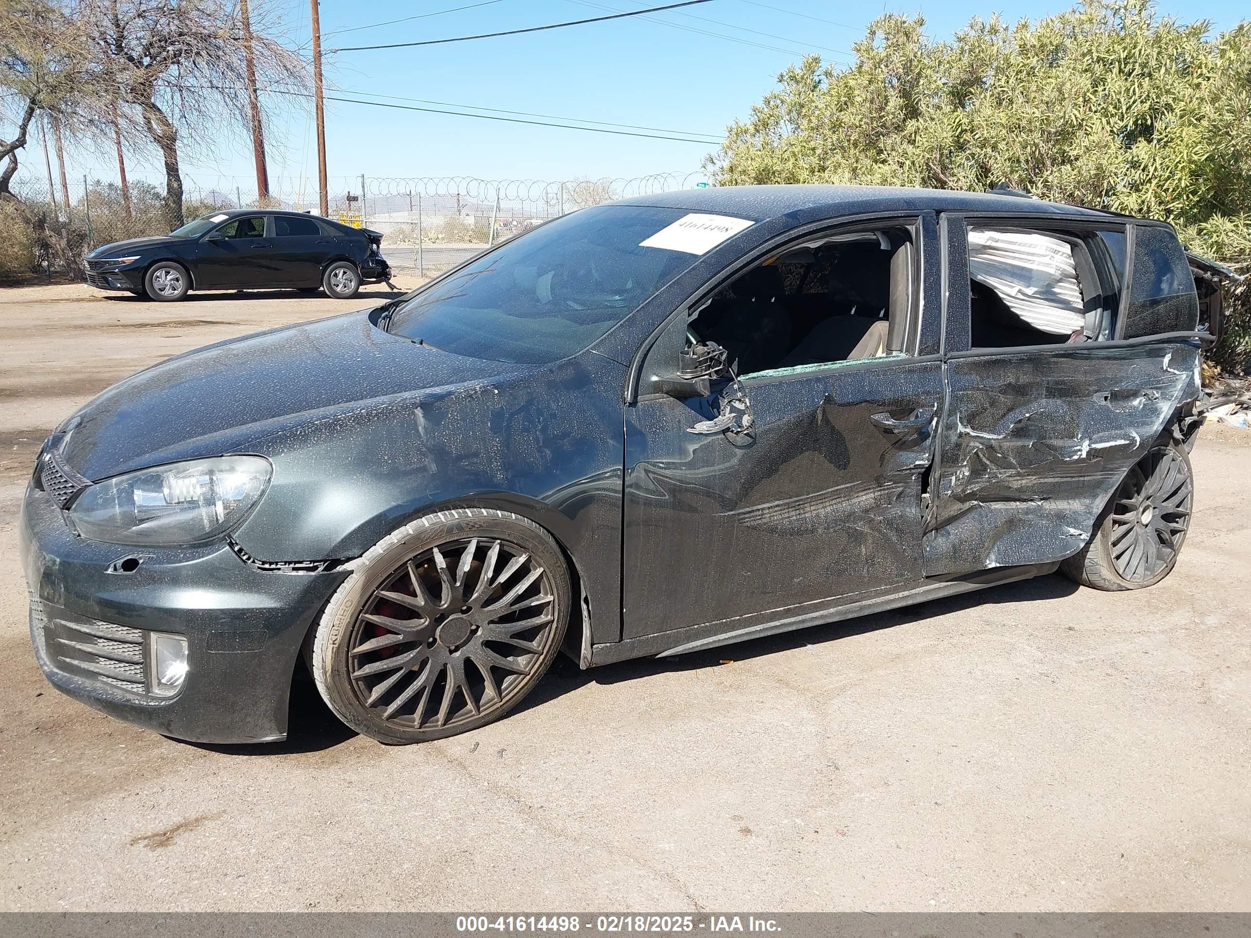 VOLKSWAGEN GTI image 6