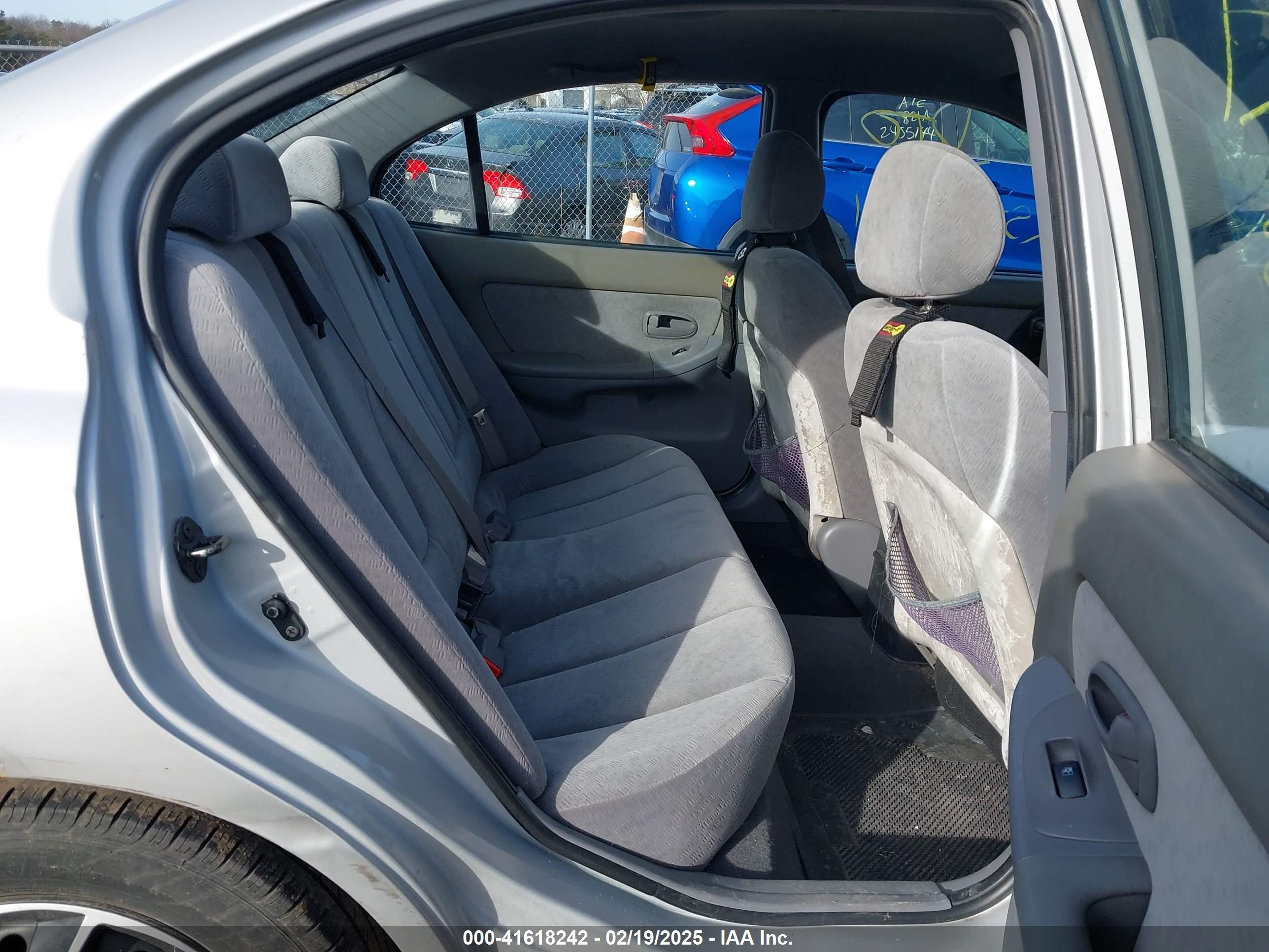 HYUNDAI ELANTRA image 8