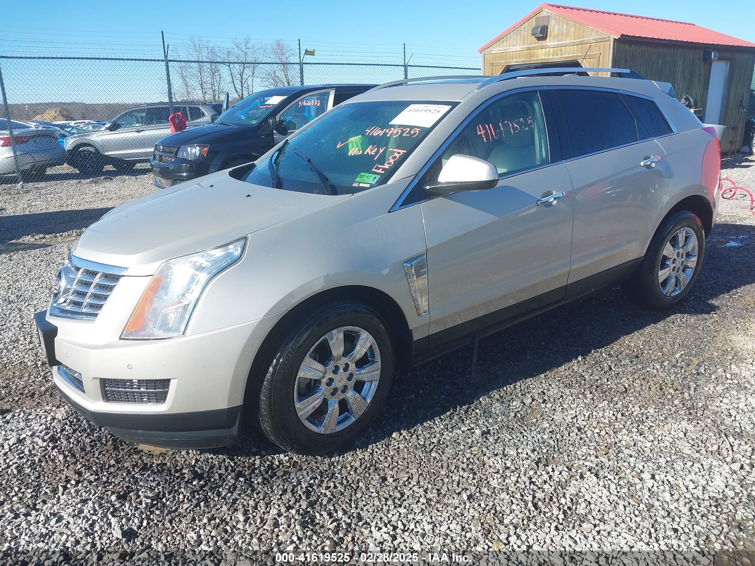 CADILLAC SRX image 2