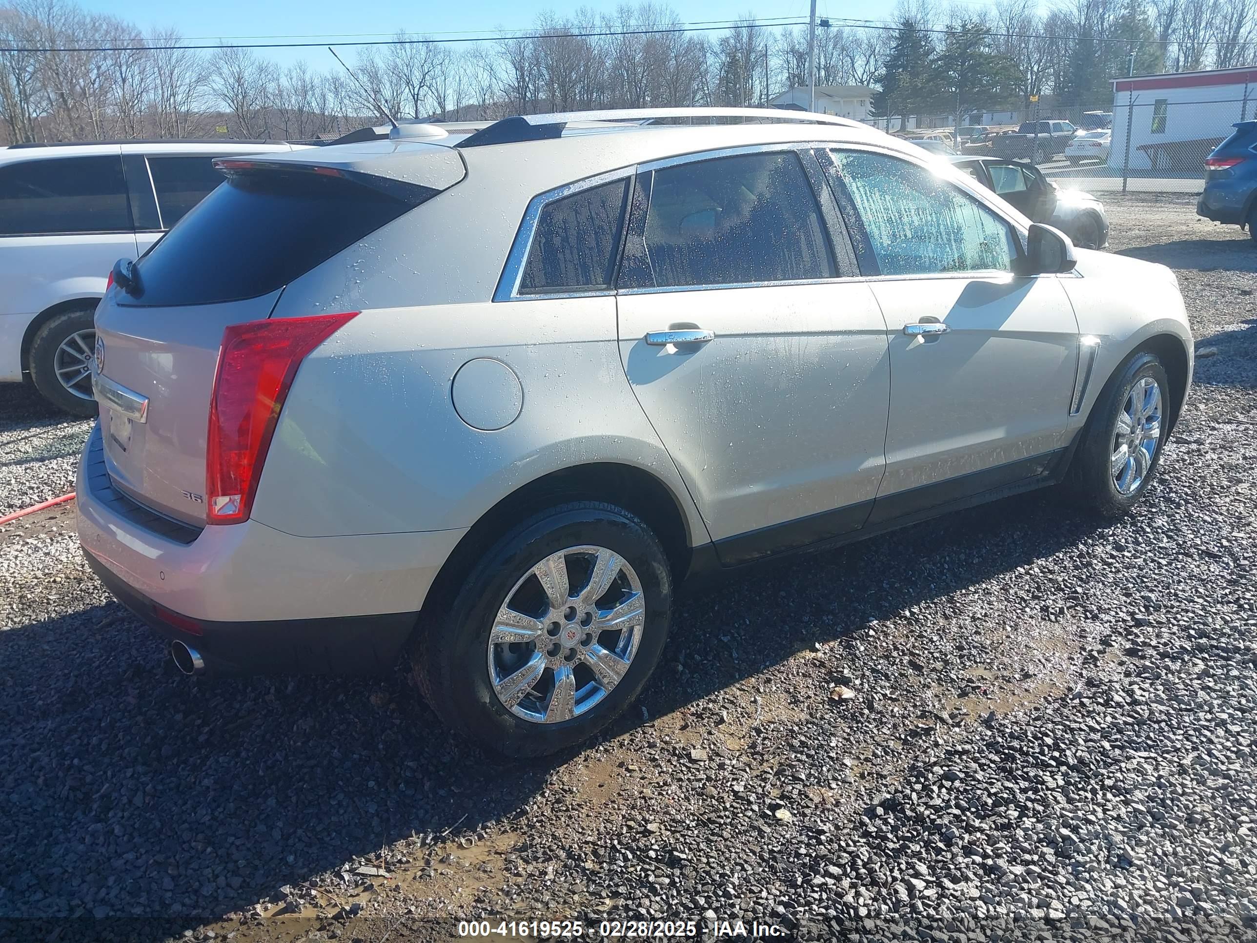 CADILLAC SRX image 4