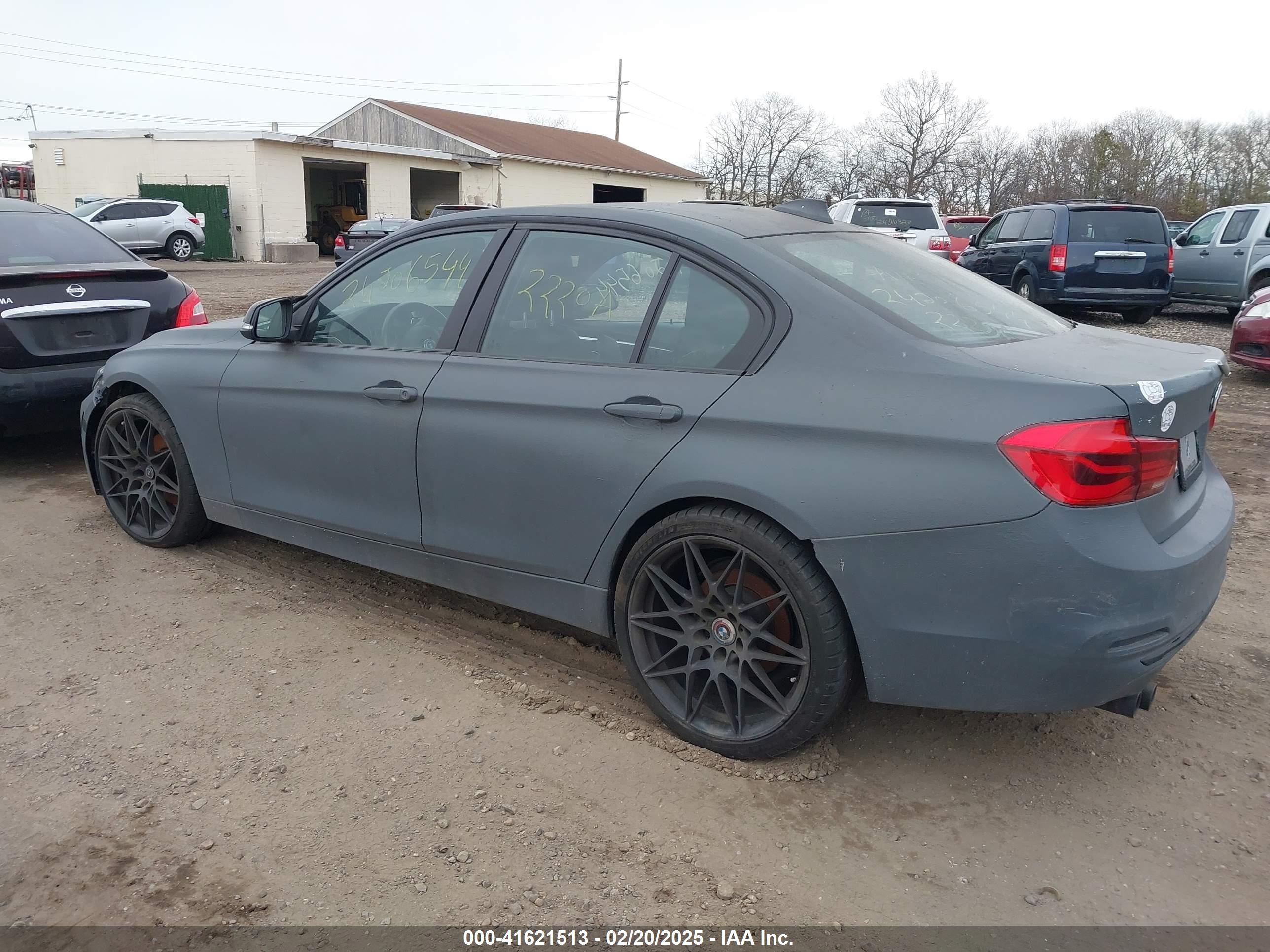 BMW 330I image 3