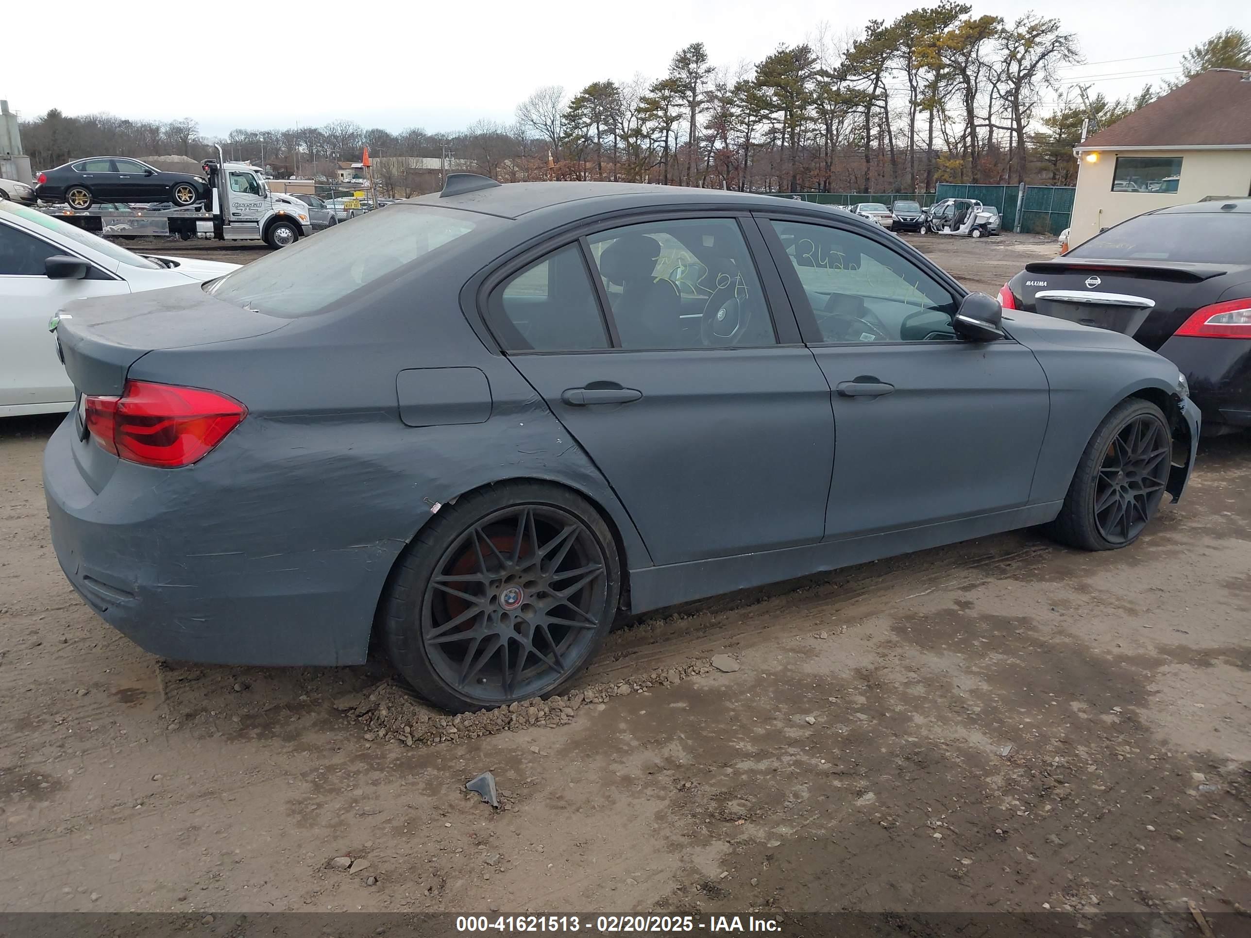 BMW 330I image 4