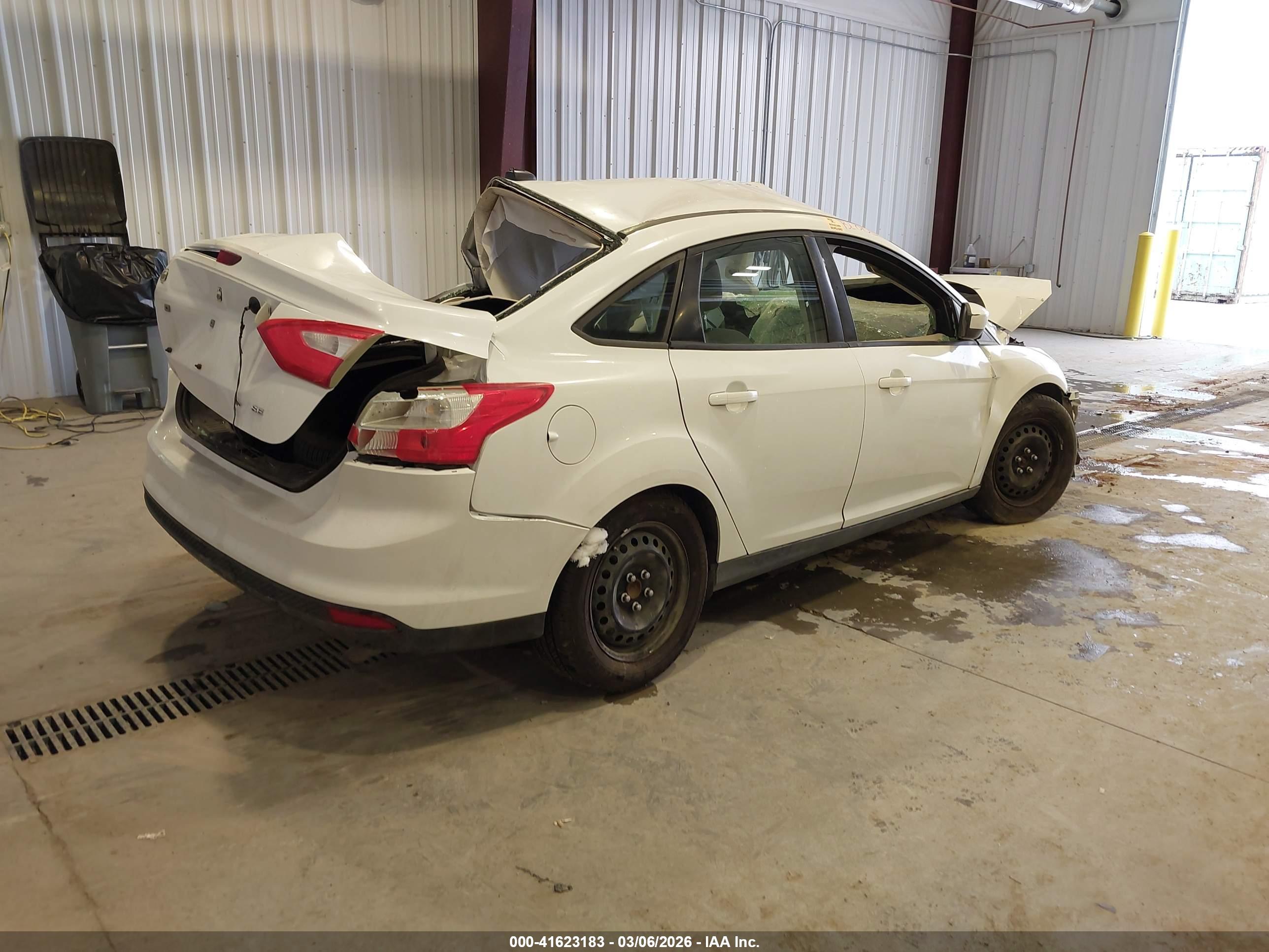 FORD FOCUS image 4