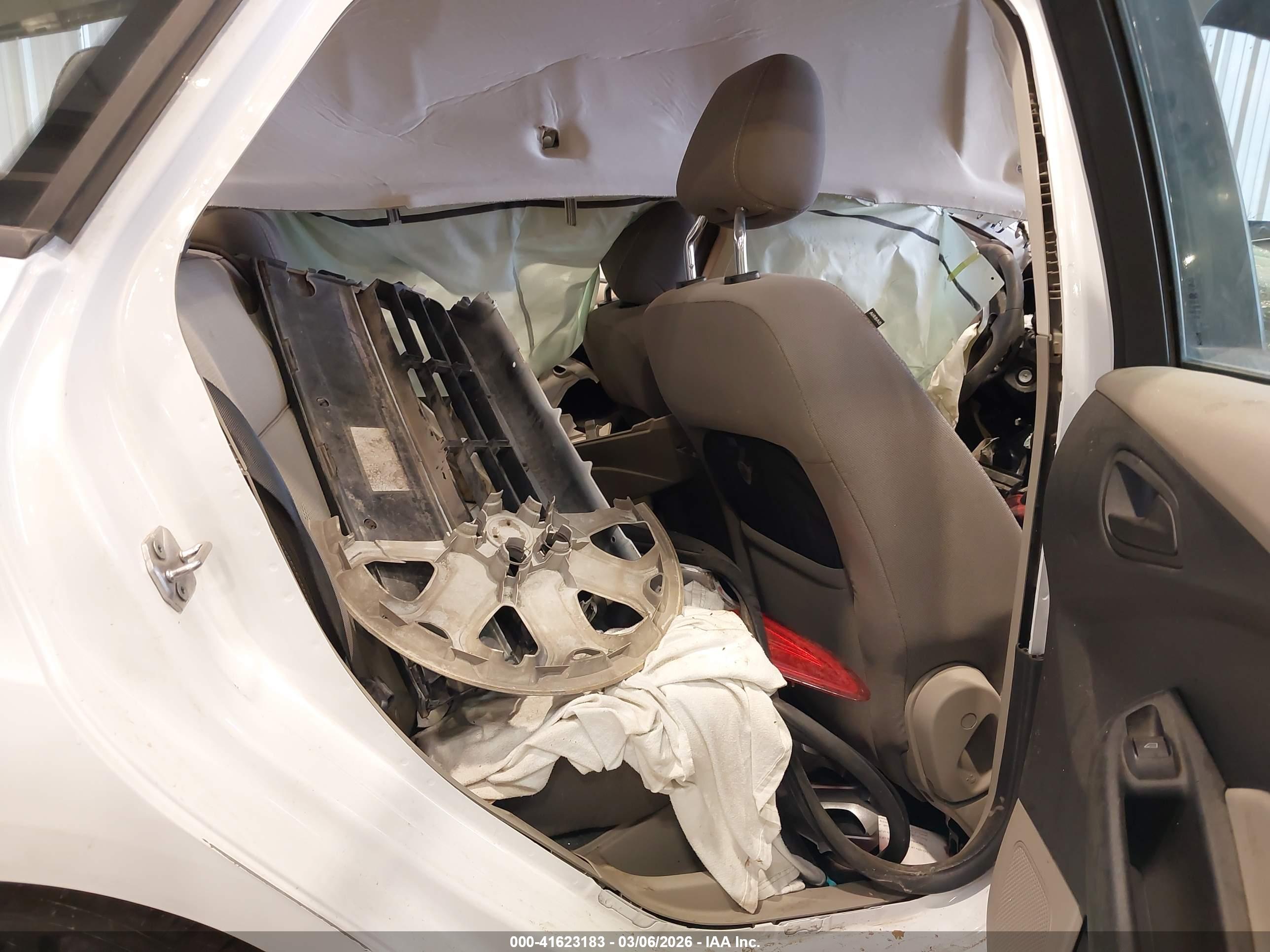 FORD FOCUS image 8