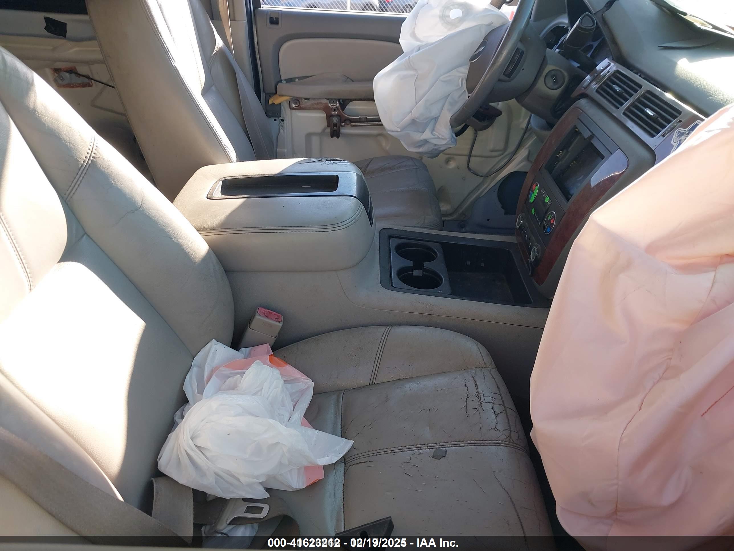 CHEVROLET TAHOE image 5