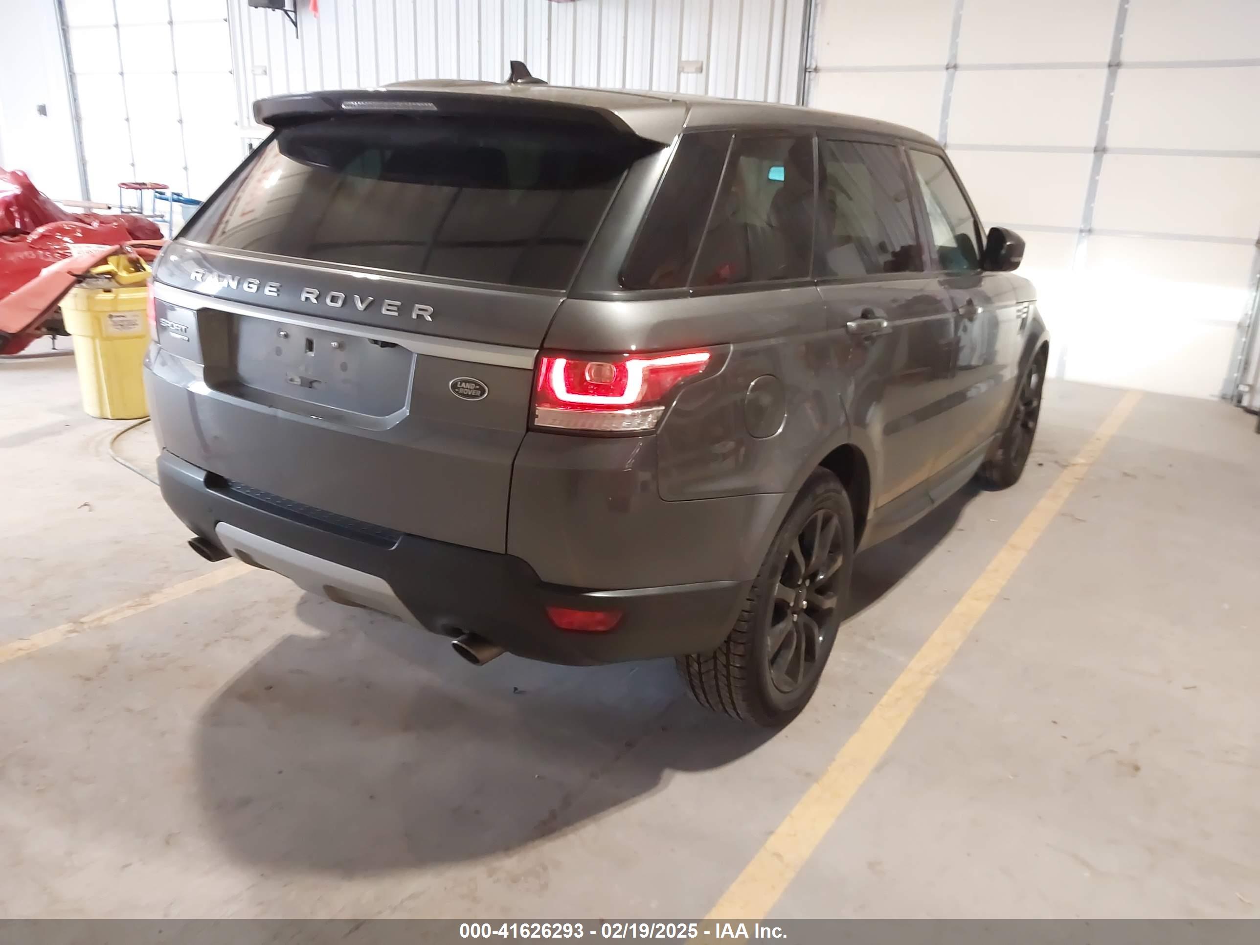 LAND ROVER image 4