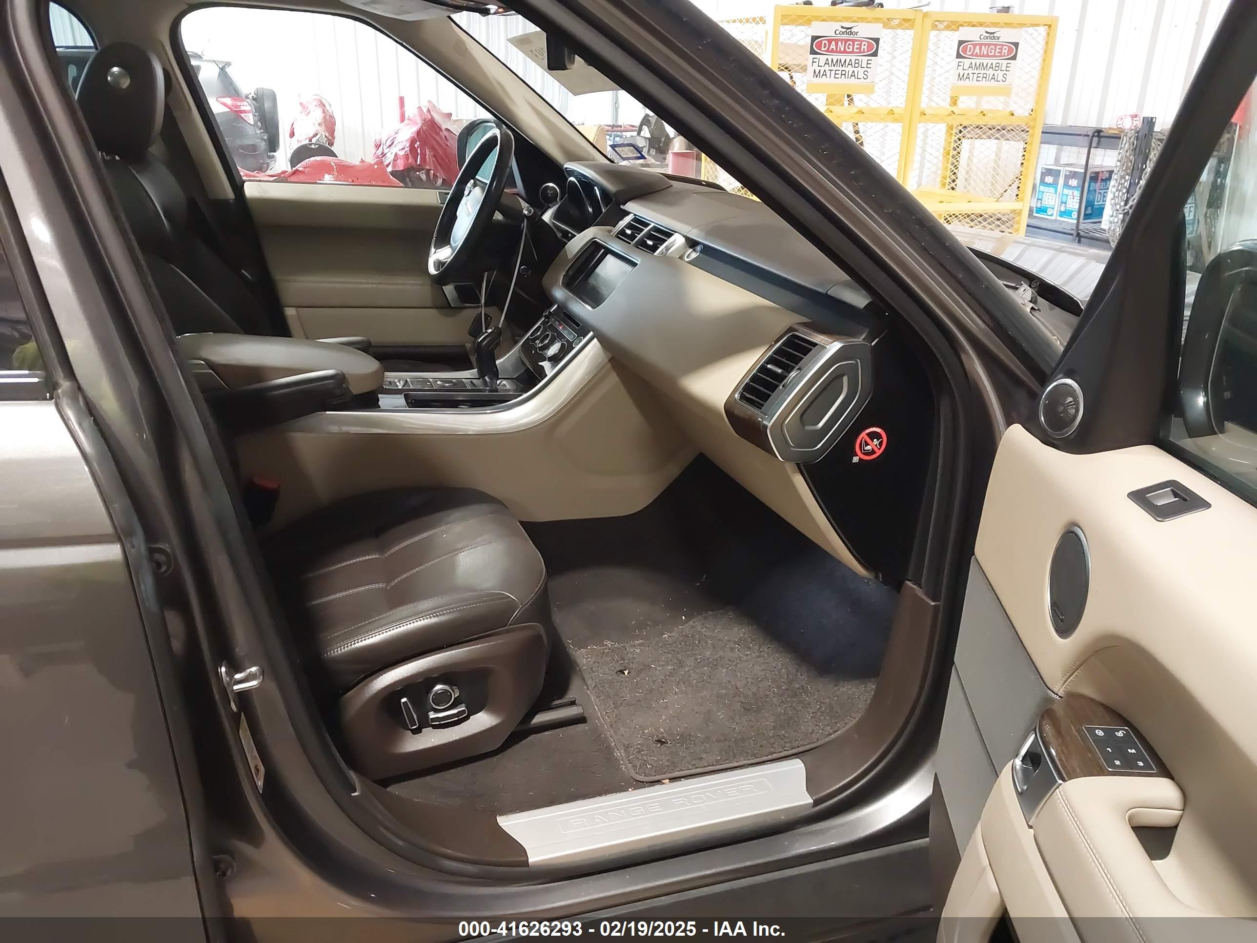 LAND ROVER image 5