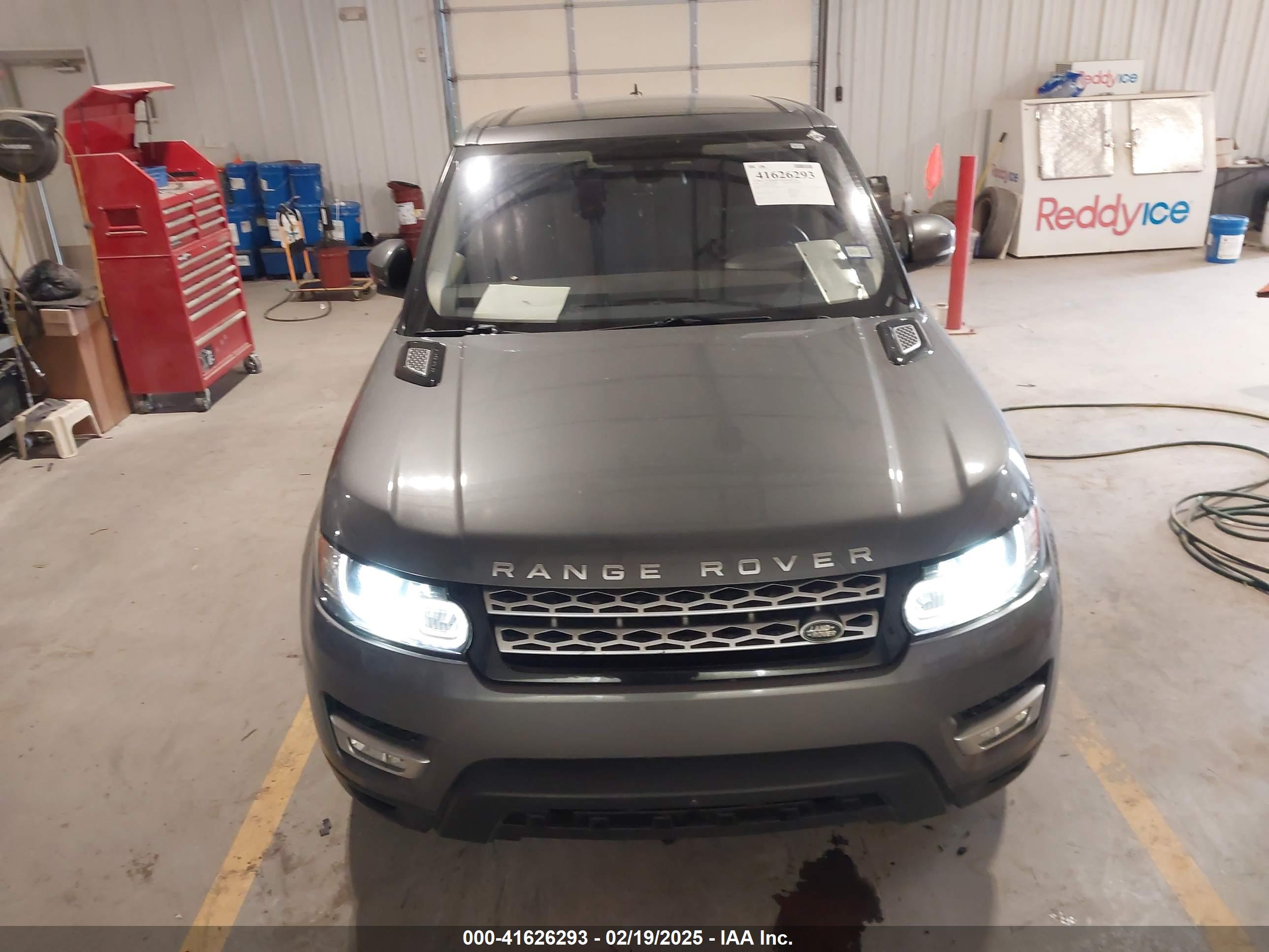 LAND ROVER image 6