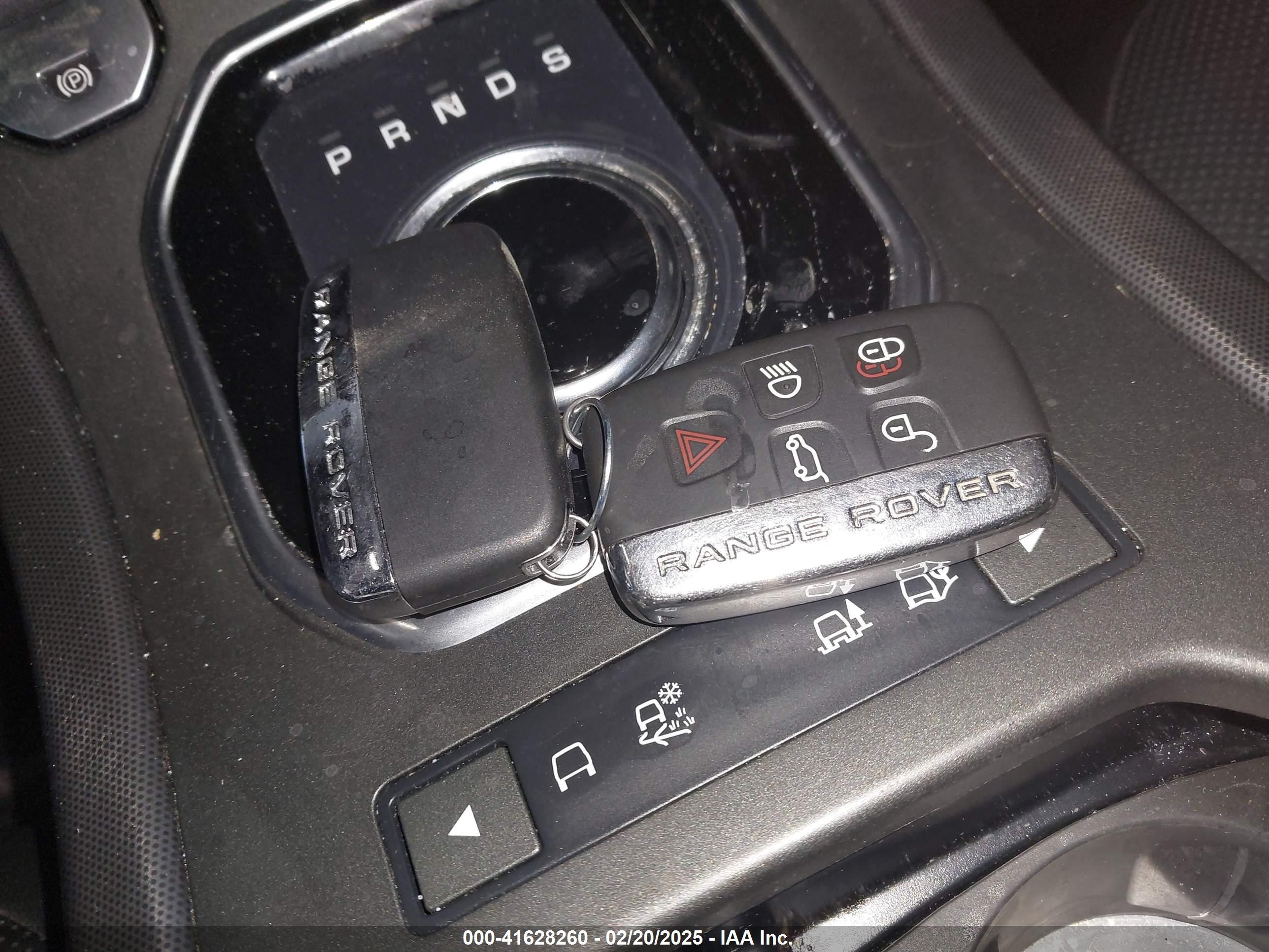 LAND ROVER image 11