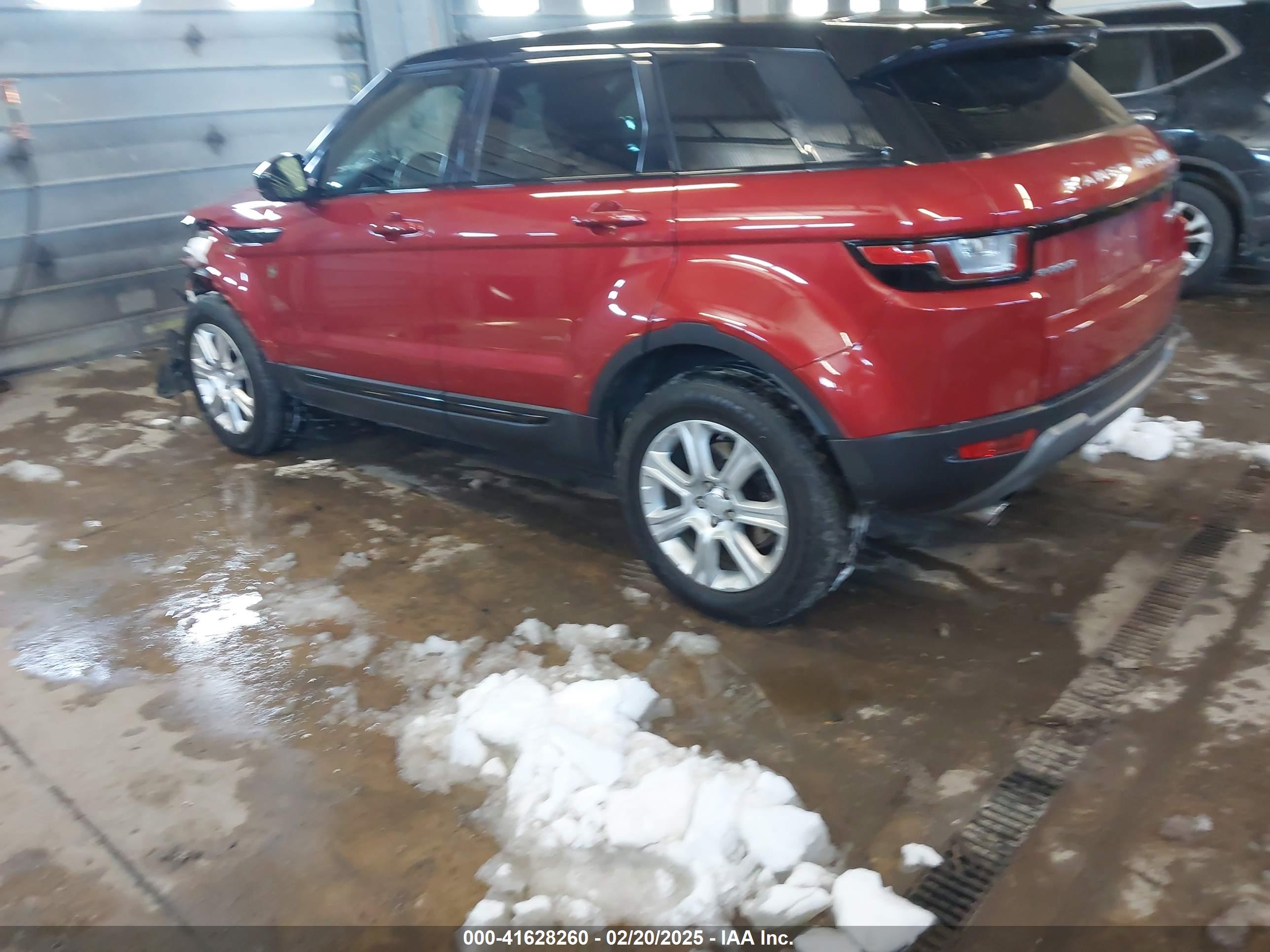 LAND ROVER image 3