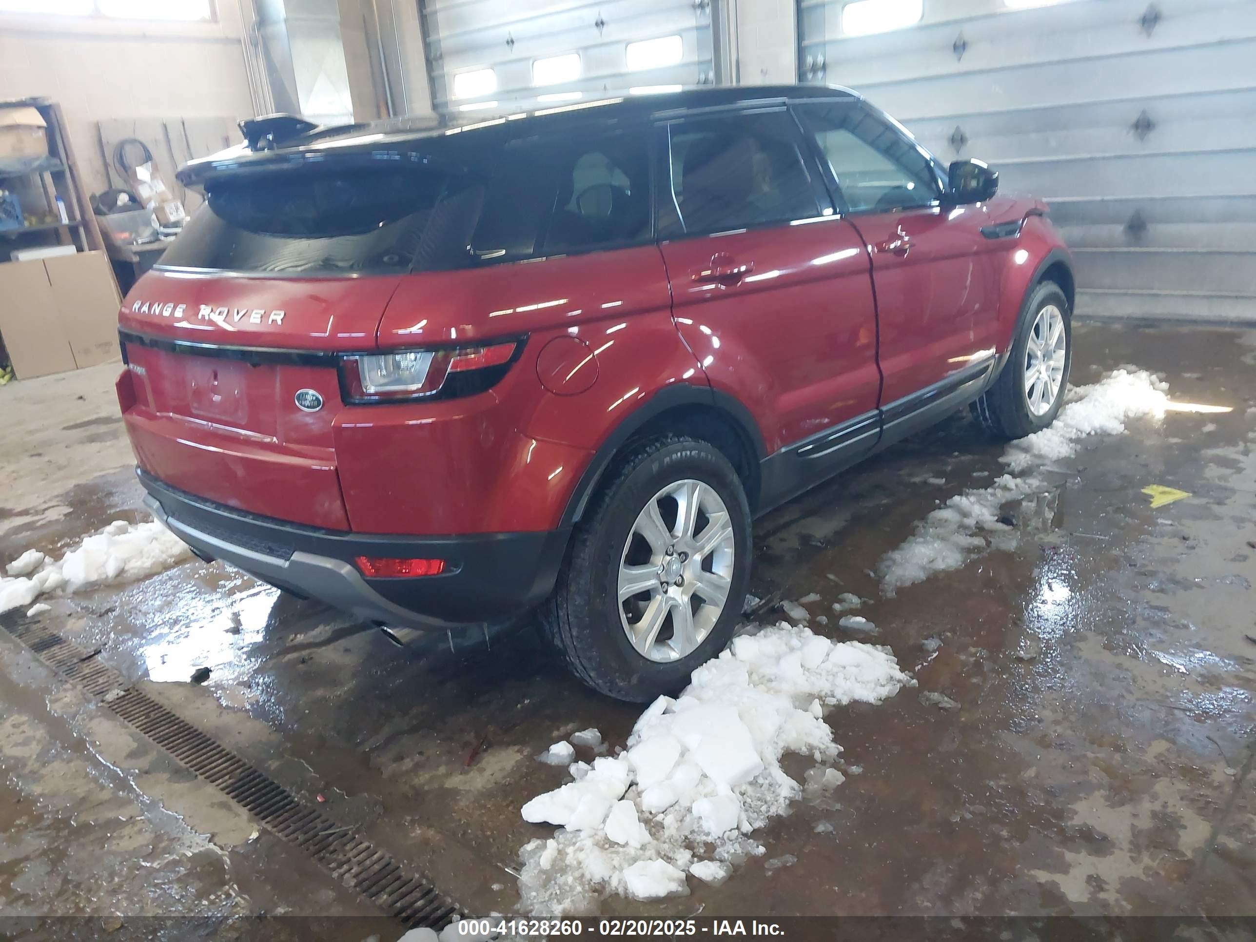 LAND ROVER image 4