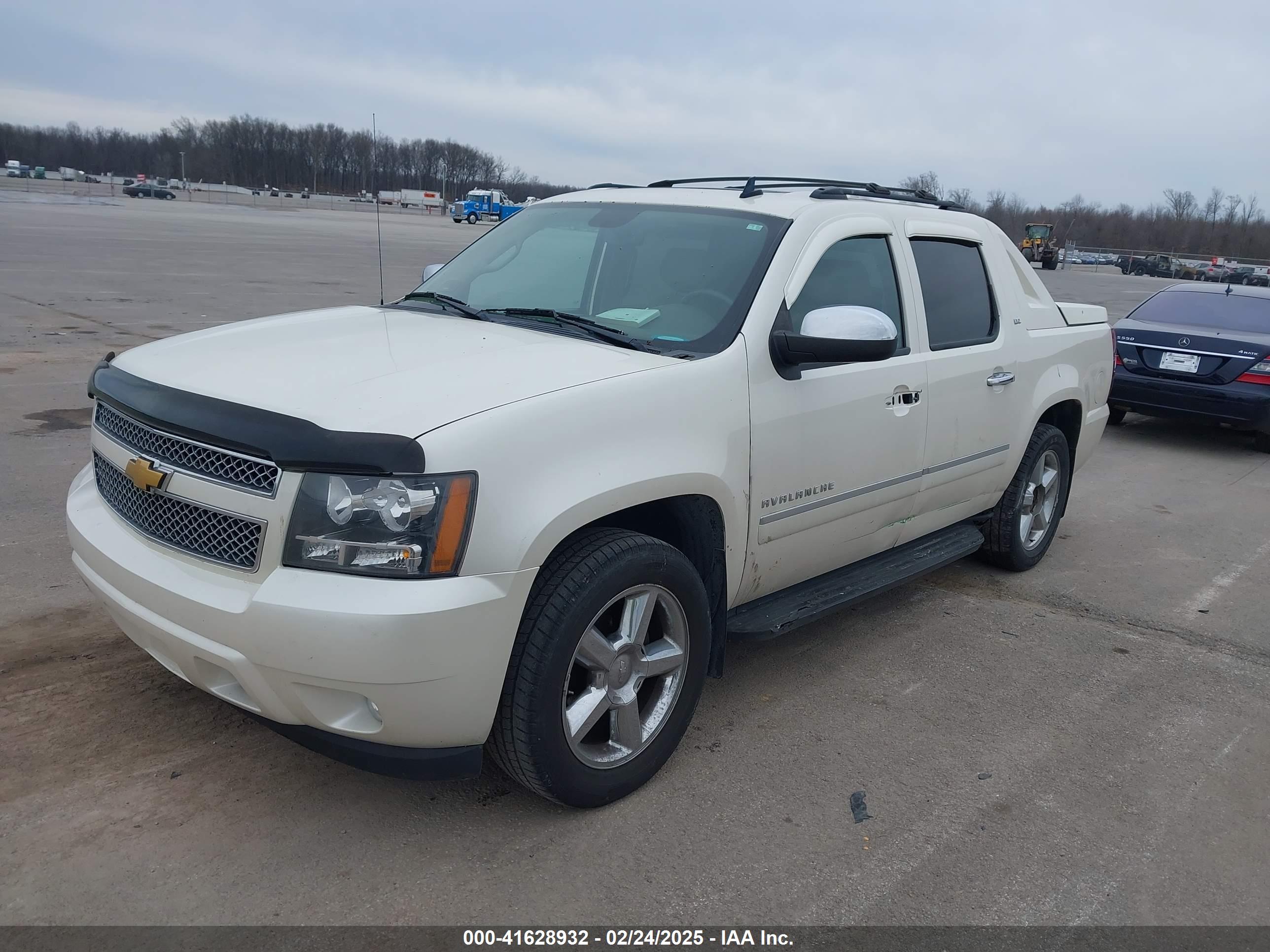 CHEVROLET AVALANCHE image 2