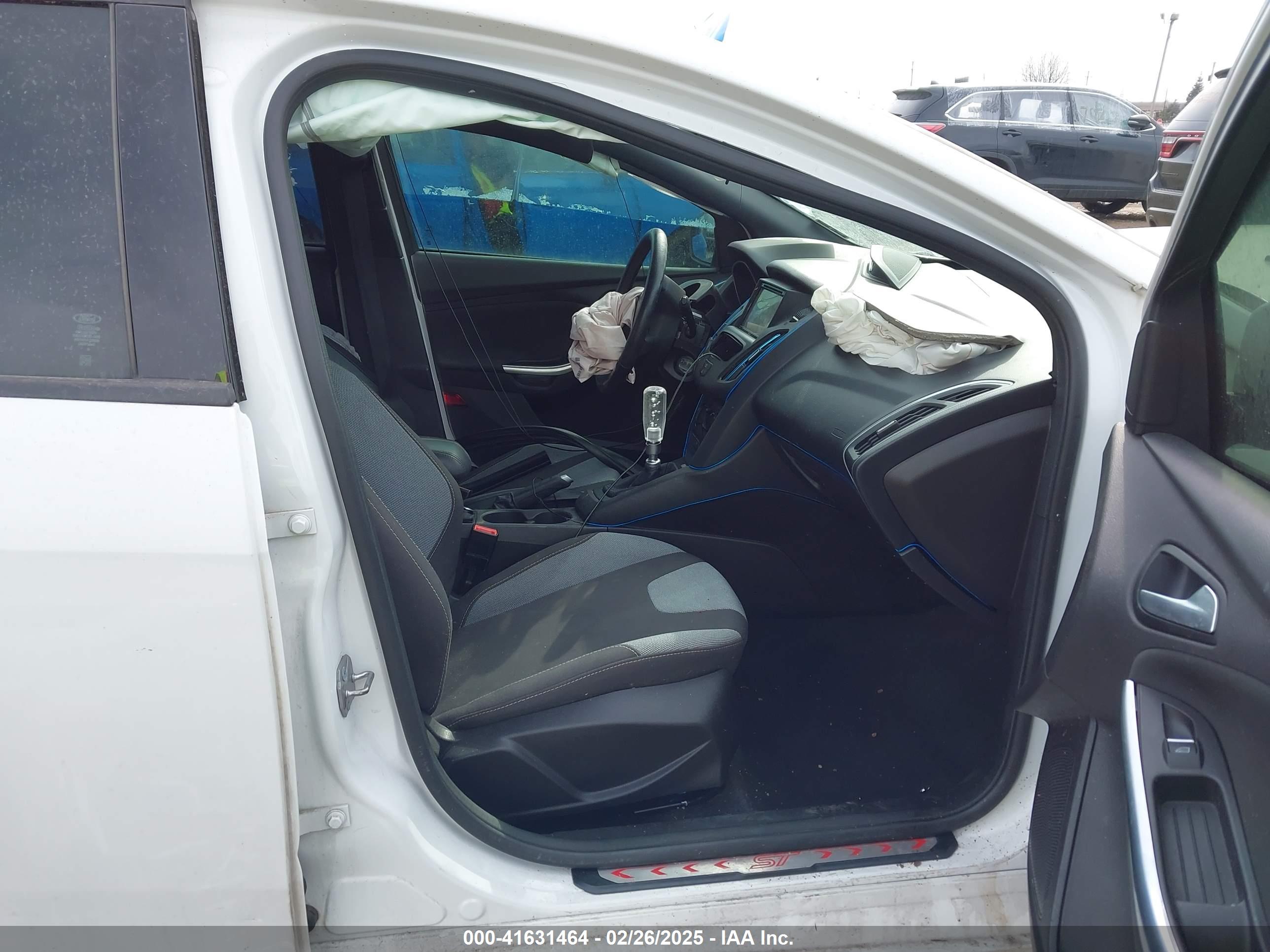 FORD FOCUS image 5