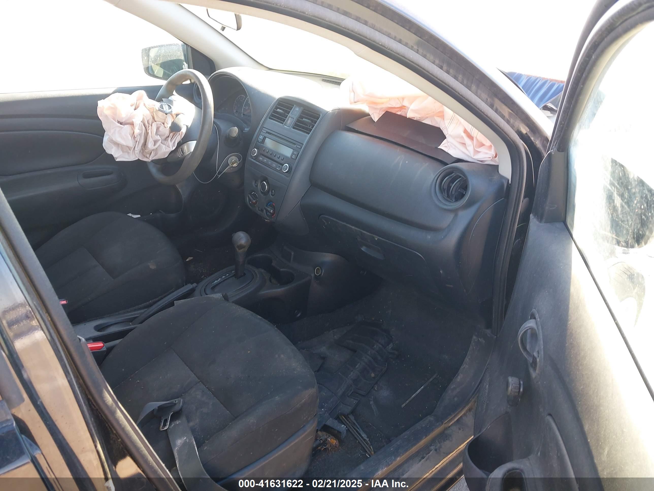 NISSAN VERSA image 5
