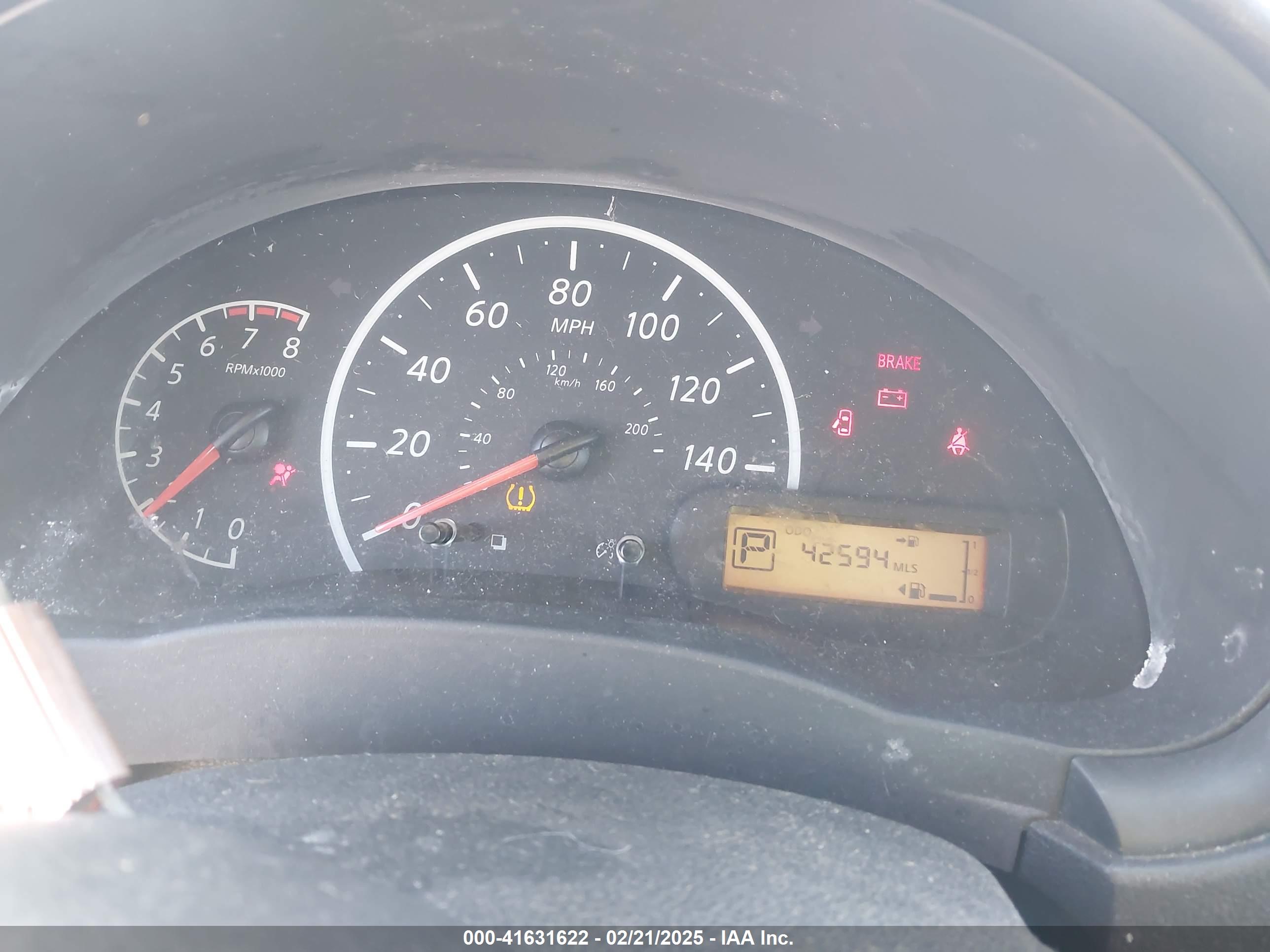 NISSAN VERSA image 7