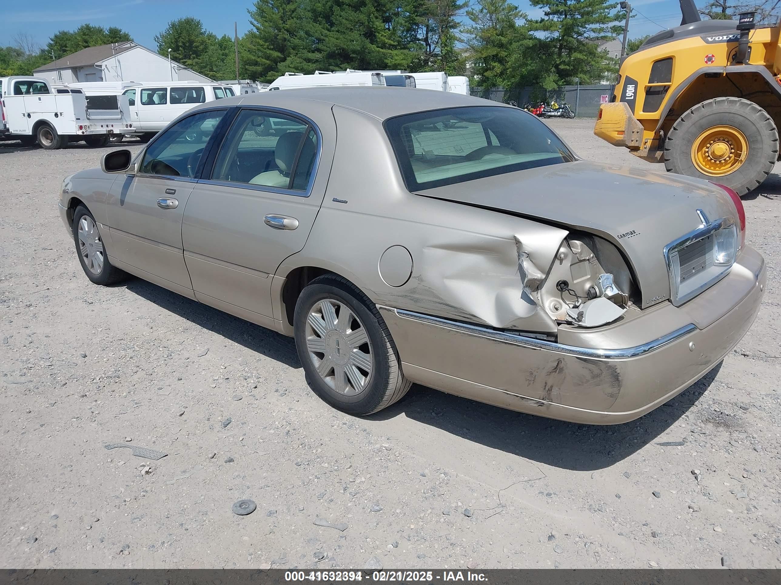 LINCOLN TOWN image 3