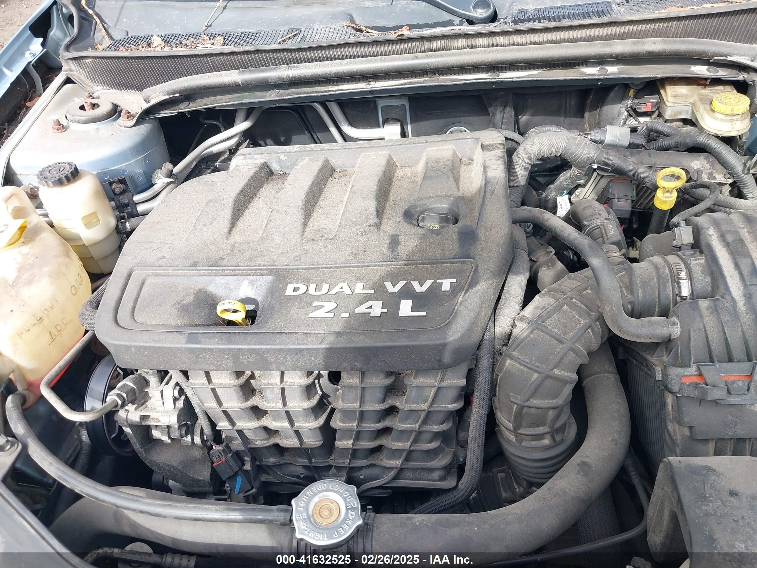 CHRYSLER 200 image 10