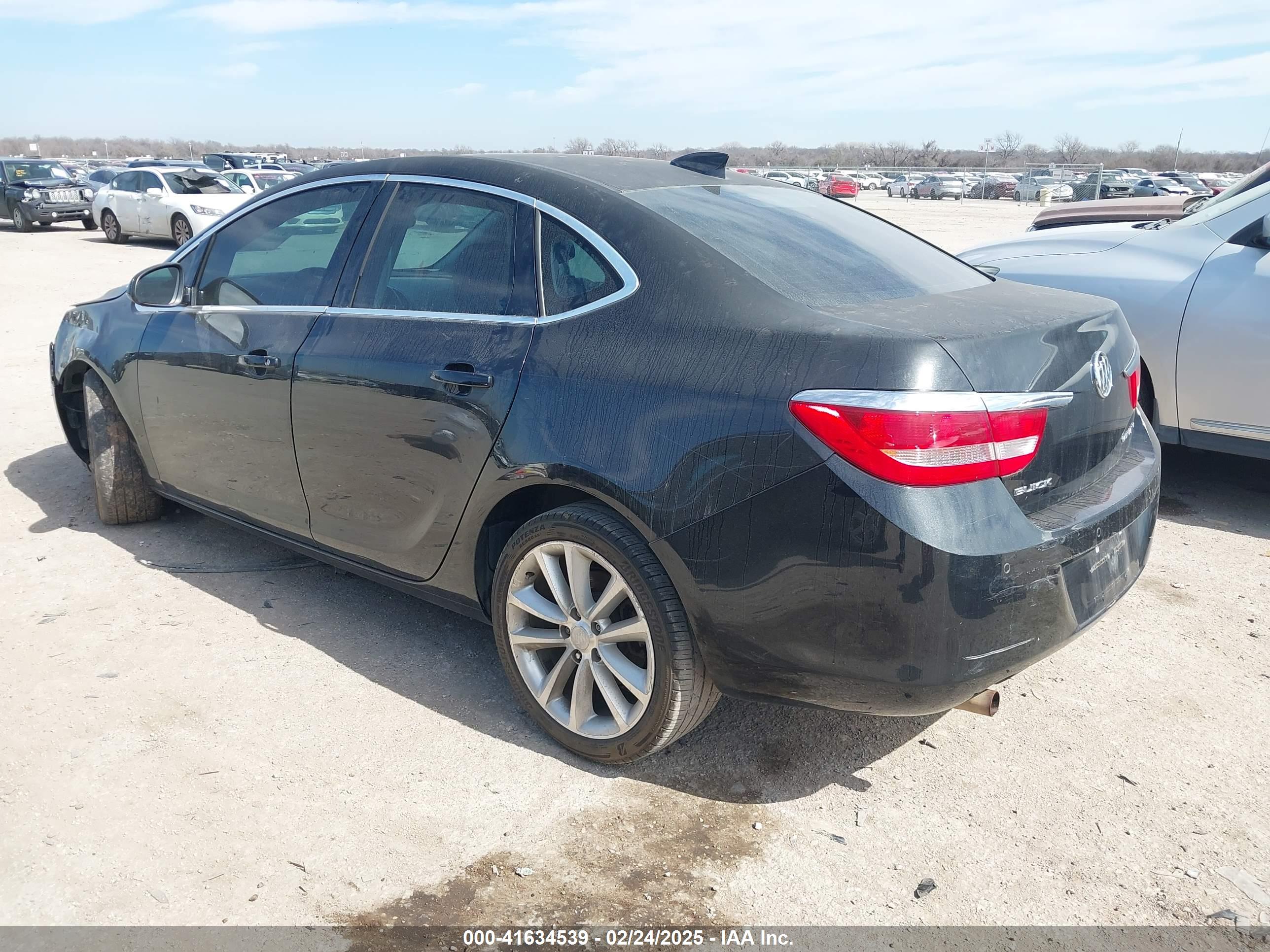 BUICK VERANO image 3